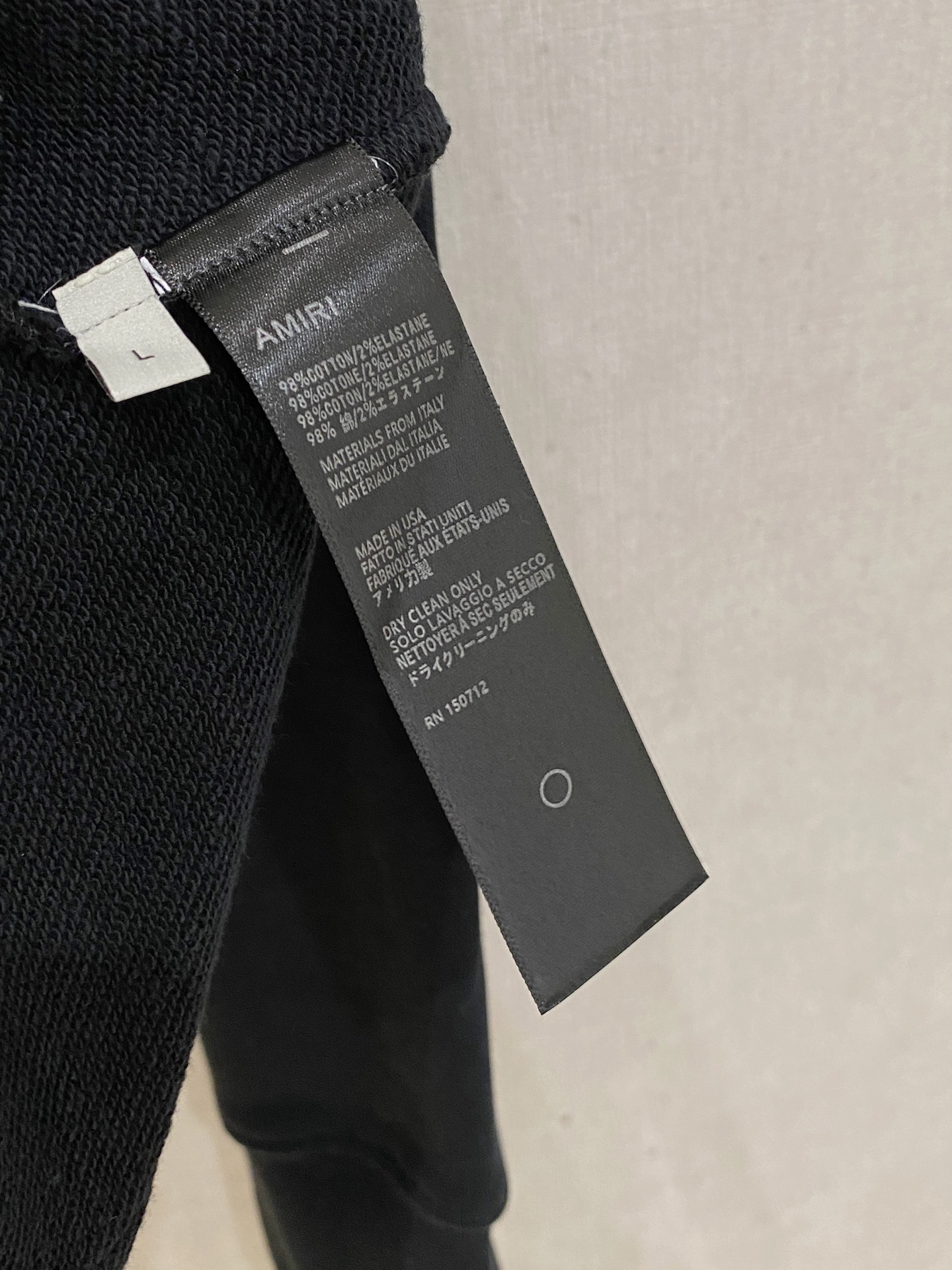 AMR 2025FW秋冬新品 休闲连帽卫衣 高端气质型必入的极品款式，一款极具腔调感与魅力的单品！细节精