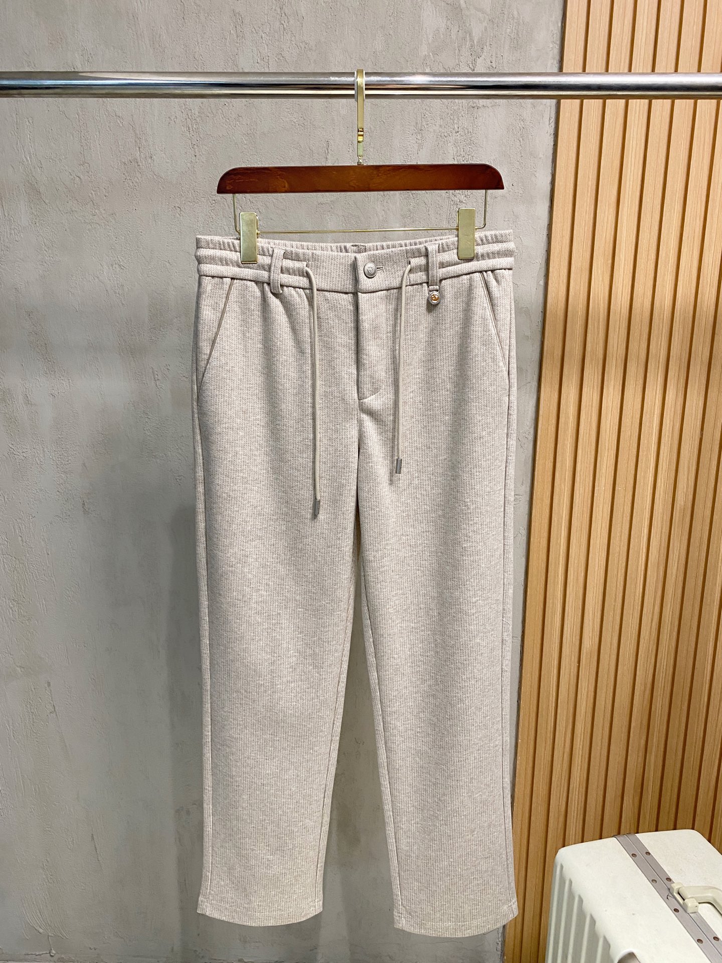 Men's Wool Blend Knit Pants - Luxurious Comfort, Relaxed Fit, and Stylish Design