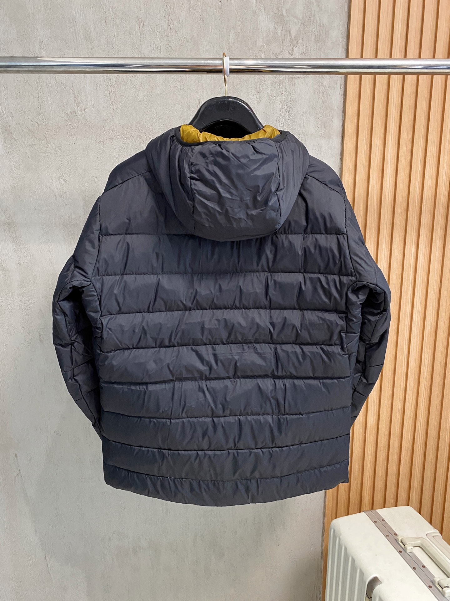 Arc'teryx Thorium AR Lightweight Hooded Down Jacket - Black Gold Edition 10 i1760339275923 9150 0 8