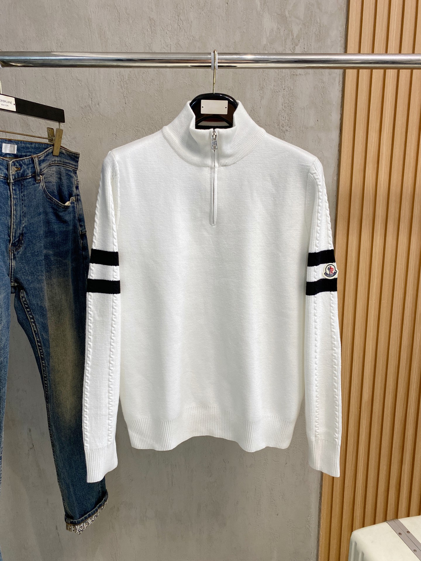 NO:731275,After the new year, new models are coming. The latest series of masked sweaters for autumn and winter 2025, 1:1 top replica at the counter, all in good condition!  Thick style, a must-have item for fashionistas!  Those who know the goods should hurry up and start, the fabric is cashmere 10, wool 60, spandex 30, size M-3xl, multi-color, Moncler, sweaters,19860909年后 新款来袭 蒙口毛衣 2025秋冬最新系列,专柜1:1顶级复刻,全品相！加厚款,潮人必备单品！懂货的老铁赶紧下手,面料羊绒10羊毛60氨纶30 尺码 M-3xl 多颜色,,Moncler,sweaters,,Men's clothing