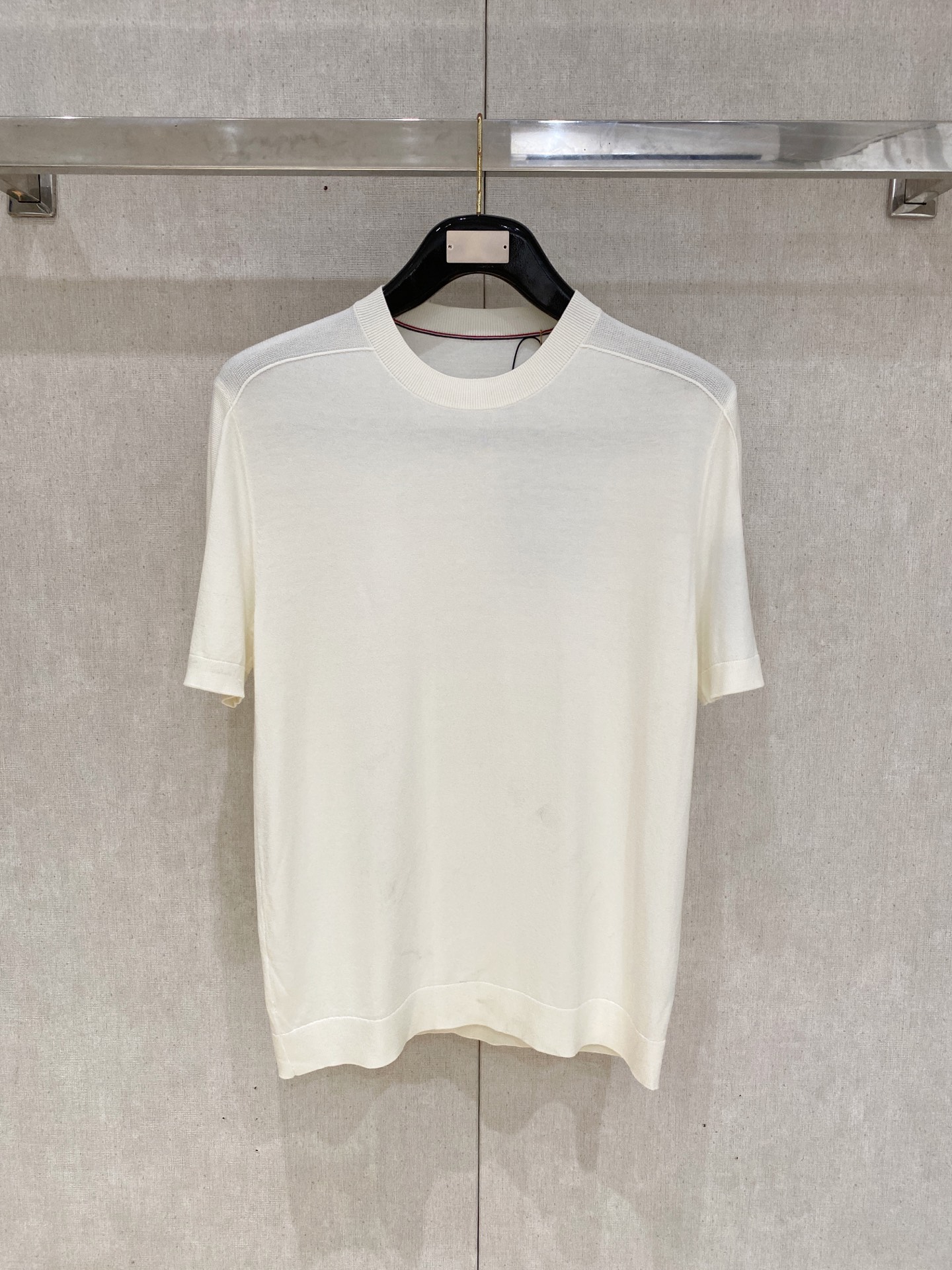 NO:649432,TB short-sleeved sweater 2025 autumn and winter latest series, 1:1 top replica at the counter, all in good condition!  Thick style, a must-have item for fashionistas!  Those who know the stuff should hurry up and get started. Fabric: cashmere 10, wool 60, spandex 30, size M-3XL, sweaters, T-shirt, alexander wang19860909TB 短袖毛衣 2025秋冬最新系列,专柜1:1顶级复刻,全品相！加厚款,潮人必备单品！懂货的老铁赶紧下手,面料羊绒10羊毛60氨纶30 尺码 M-3XL,,sweaters,T-shirt,alexander wang,Men's clothing