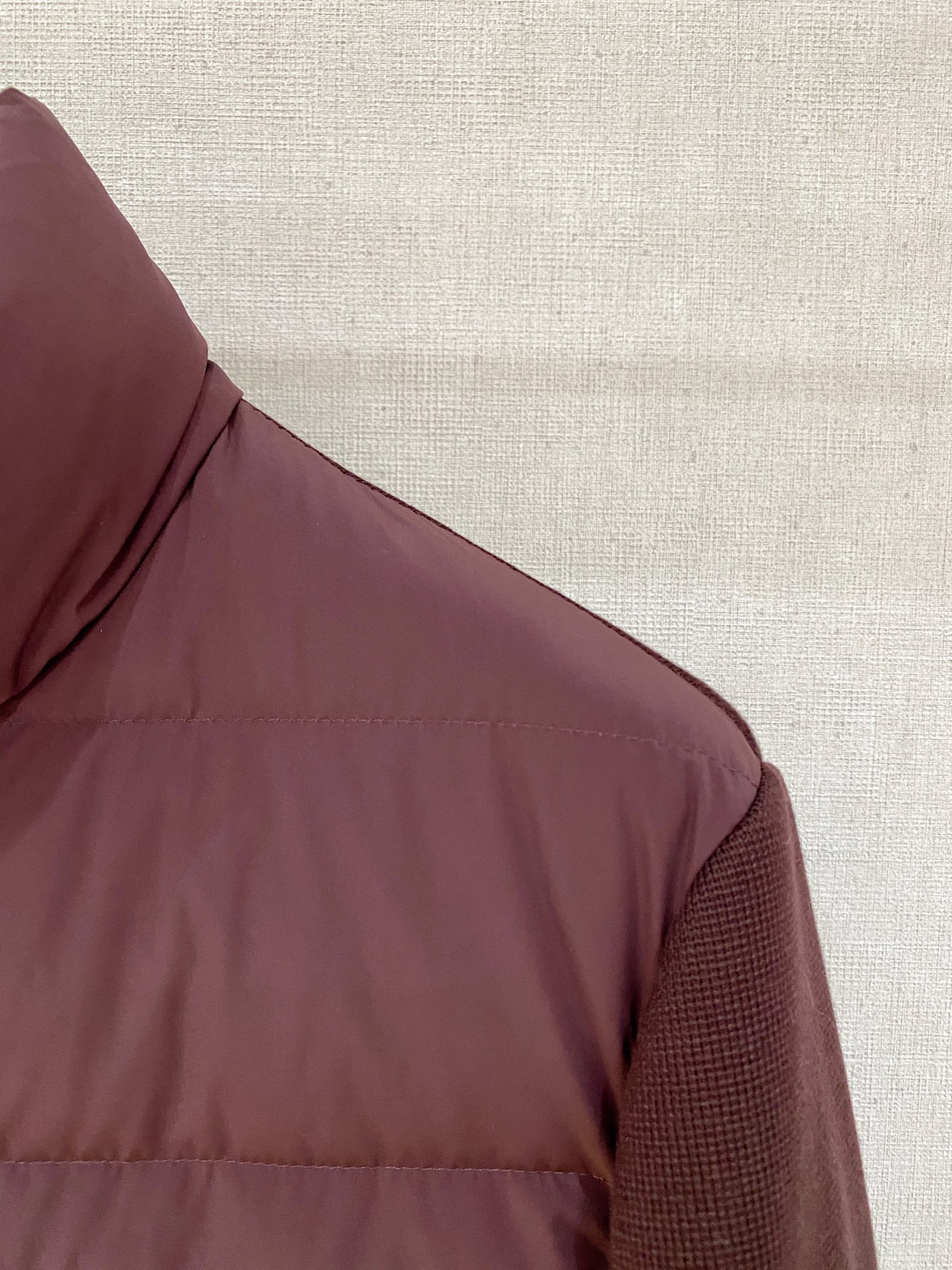 顶级品质>(羽绒系列)专柜官网同步发售！辅料全部原版定制出品，贸易公司真品订单。高级定制进口面料，以天然