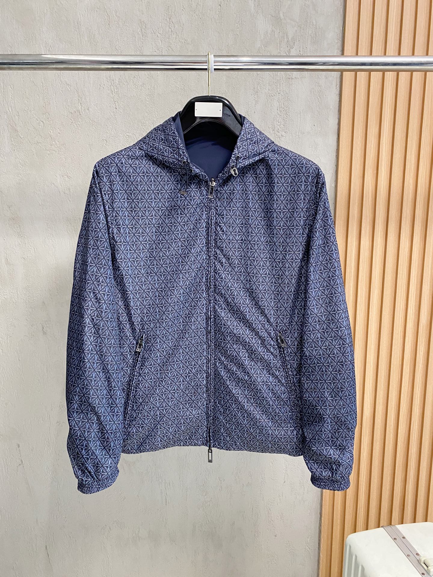 _dfU9sZg90SLan1dye4-MPZjnwLcDMv7oo4Y2iBw