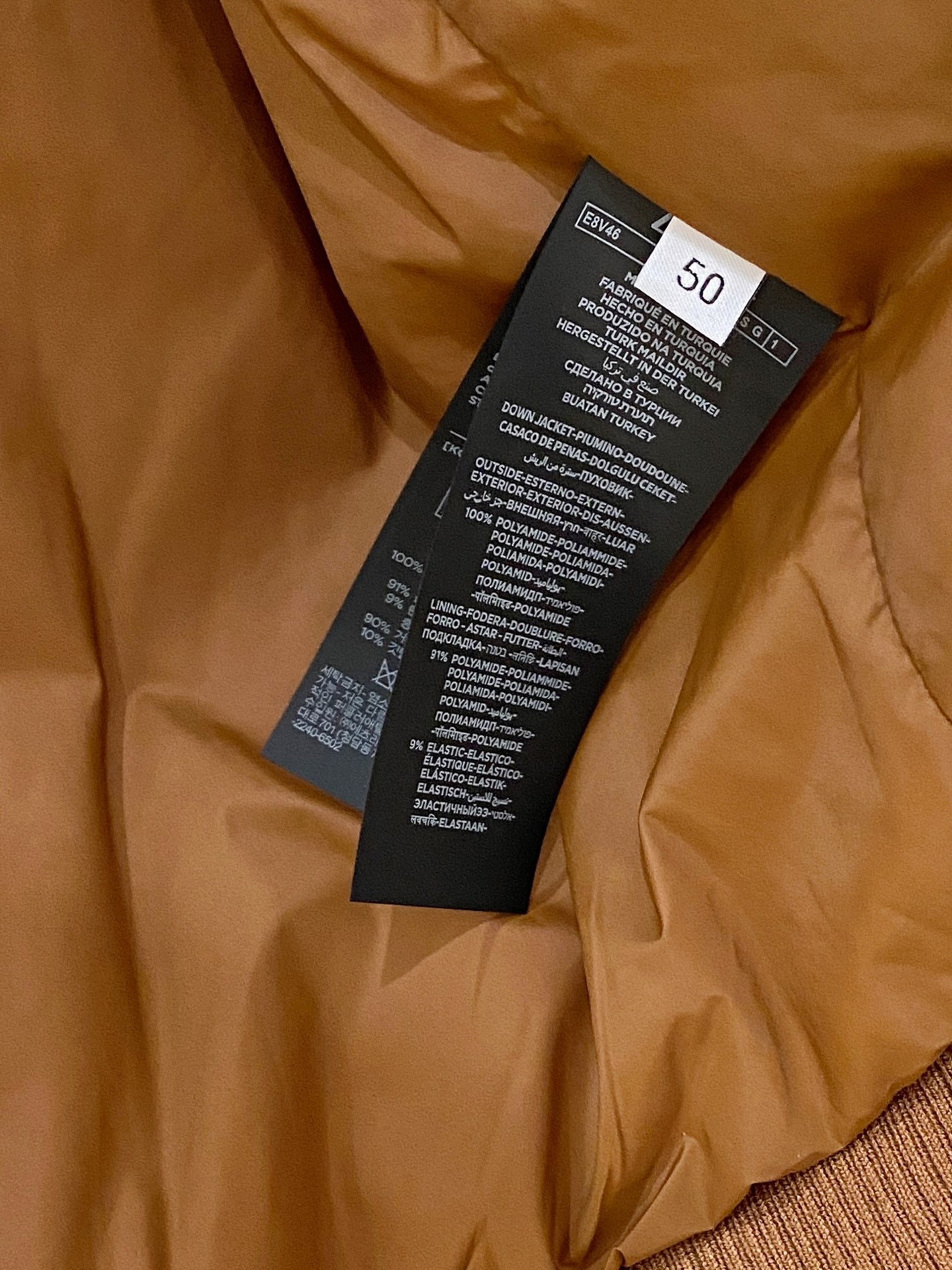 顶级品质>(羽绒系列)专柜官网同步发售！辅料全部原版定制出品，贸易公司真品订单。高级定制进口面料，以天然