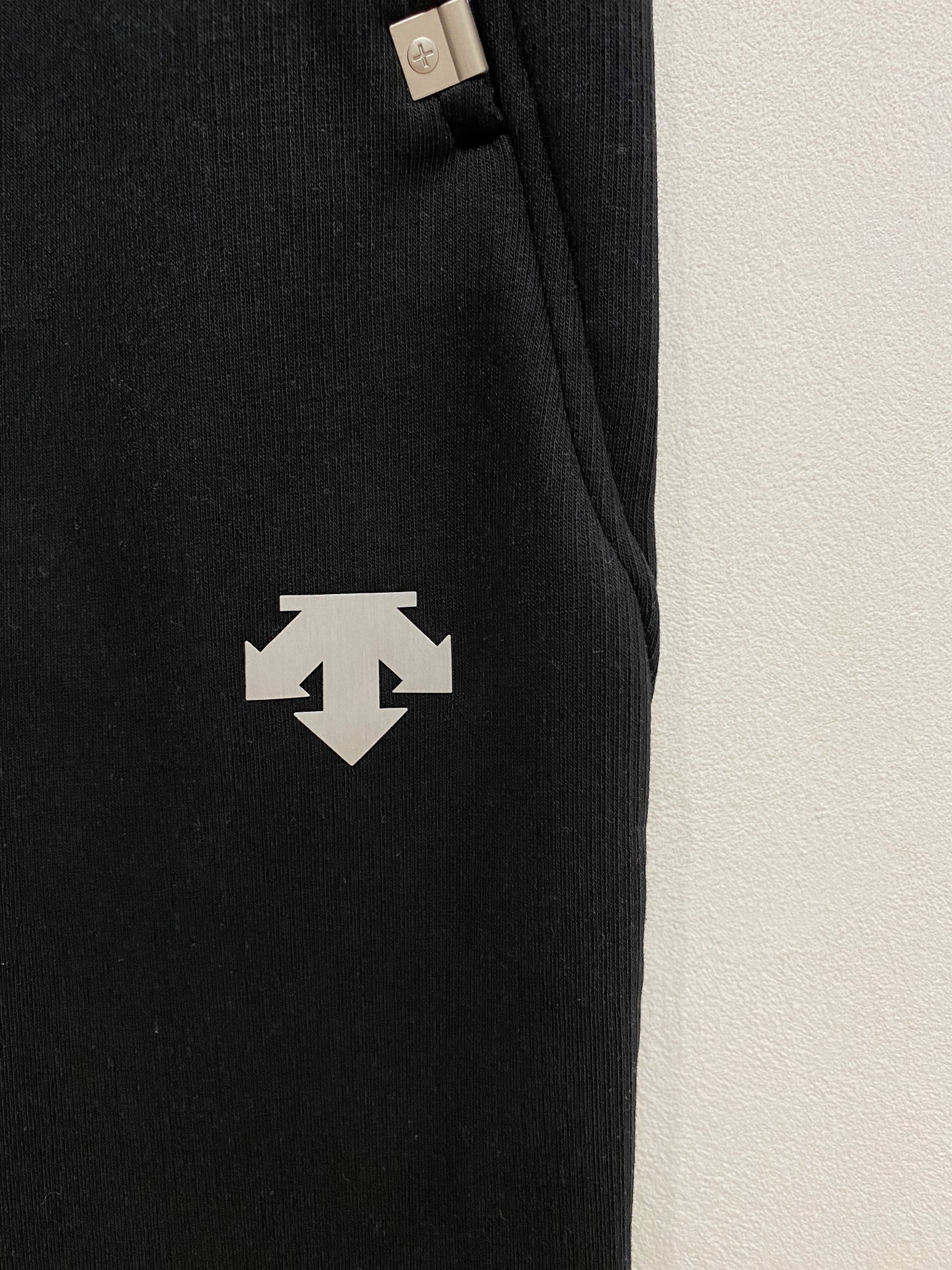 🌾P迪桑特 【新品】秋冬加厚 25ss休闲裤金典再次出现，原单订制高品质时尚休闲裤。超级百搭款。独家定制