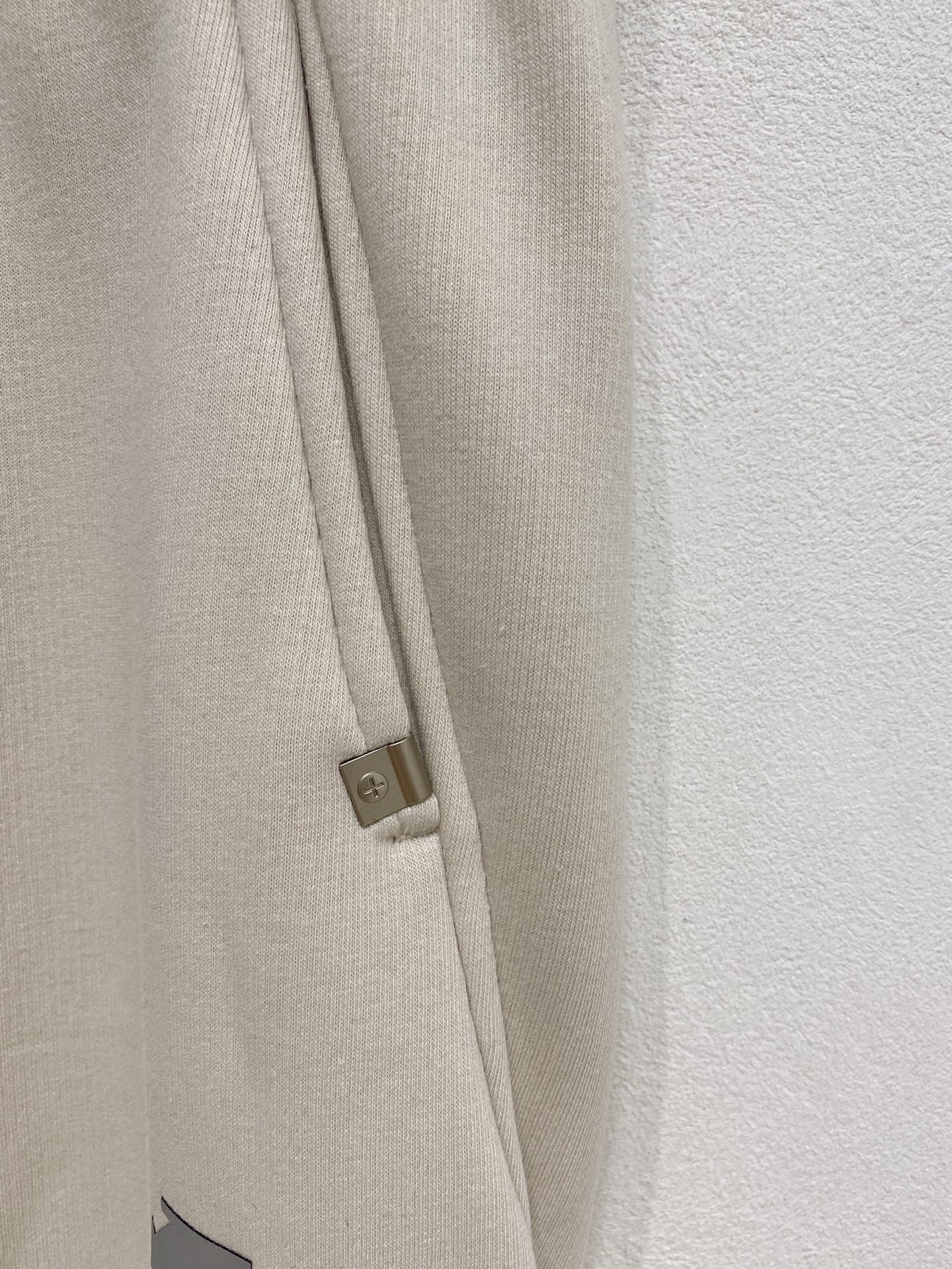 🌾P迪桑特 【新品】秋冬加厚 25ss休闲裤金典再次出现，原单订制高品质时尚休闲裤。超级百搭款。独家定制