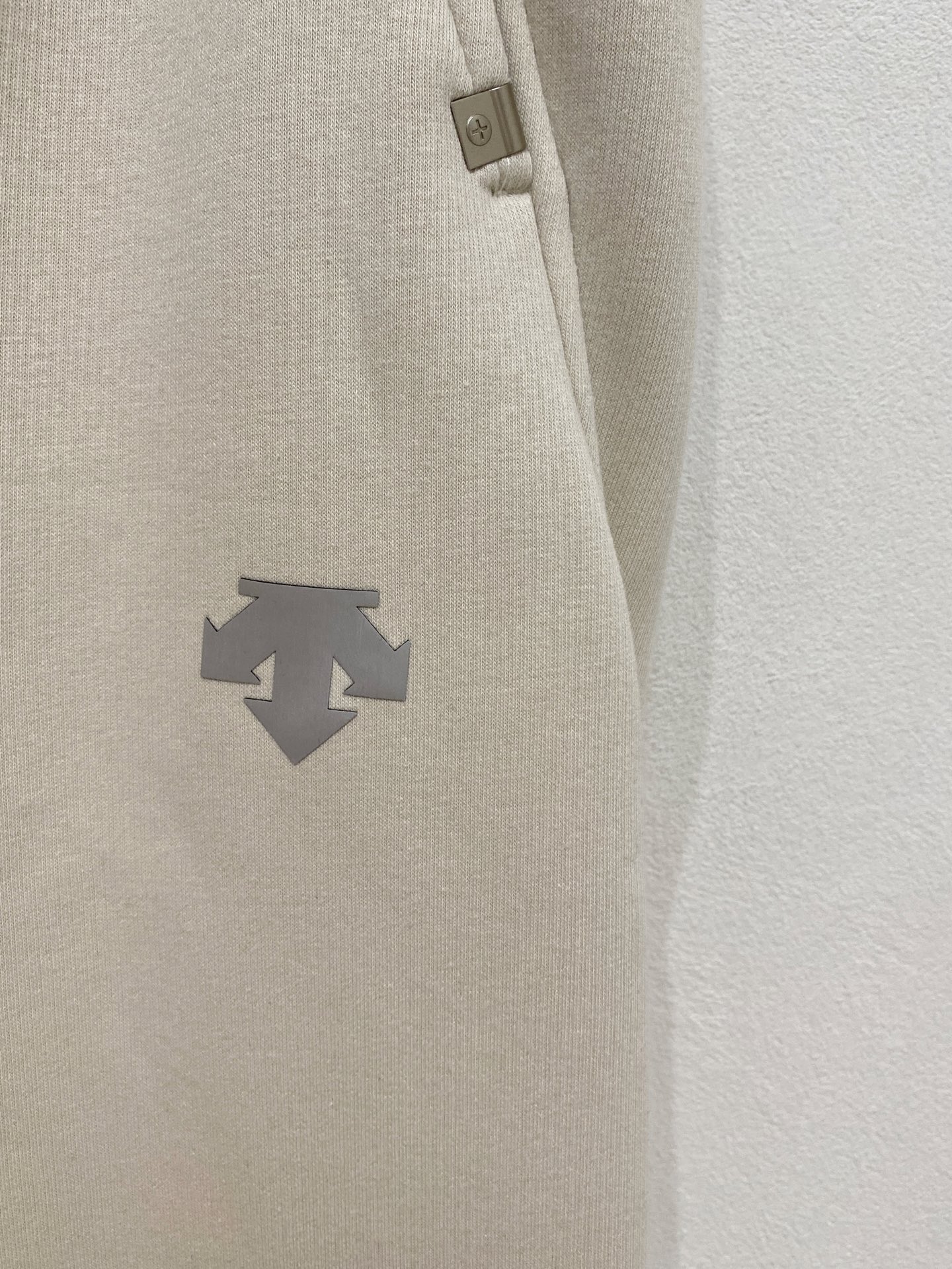 🌾P迪桑特 【新品】秋冬加厚 25ss休闲裤金典再次出现，原单订制高品质时尚休闲裤。超级百搭款。独家定制