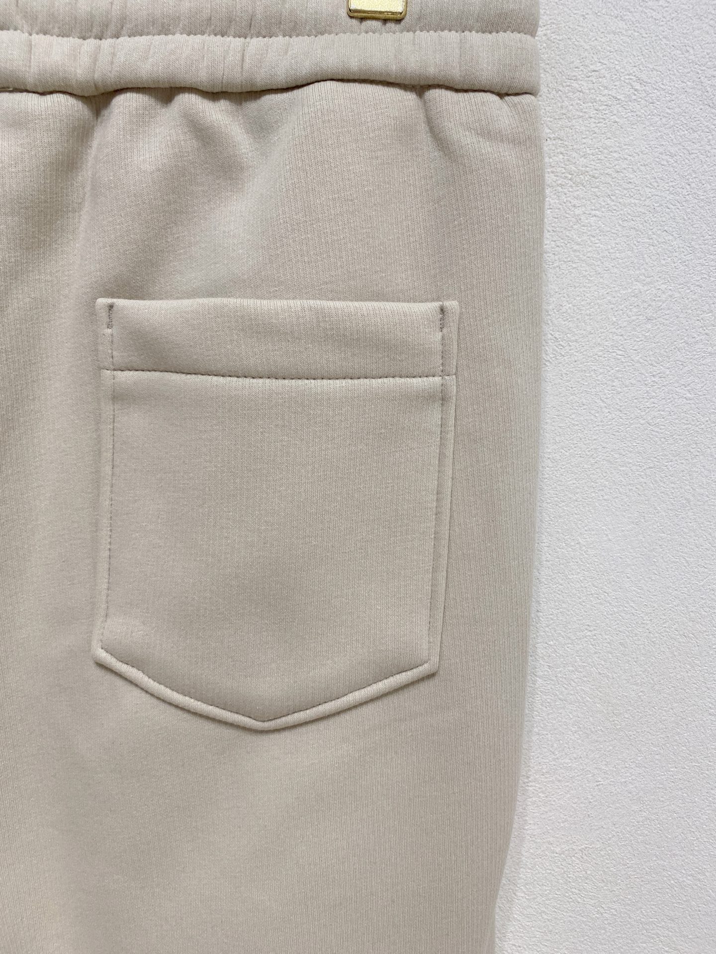 🌾P迪桑特 【新品】秋冬加厚 25ss休闲裤金典再次出现，原单订制高品质时尚休闲裤。超级百搭款。独家定制