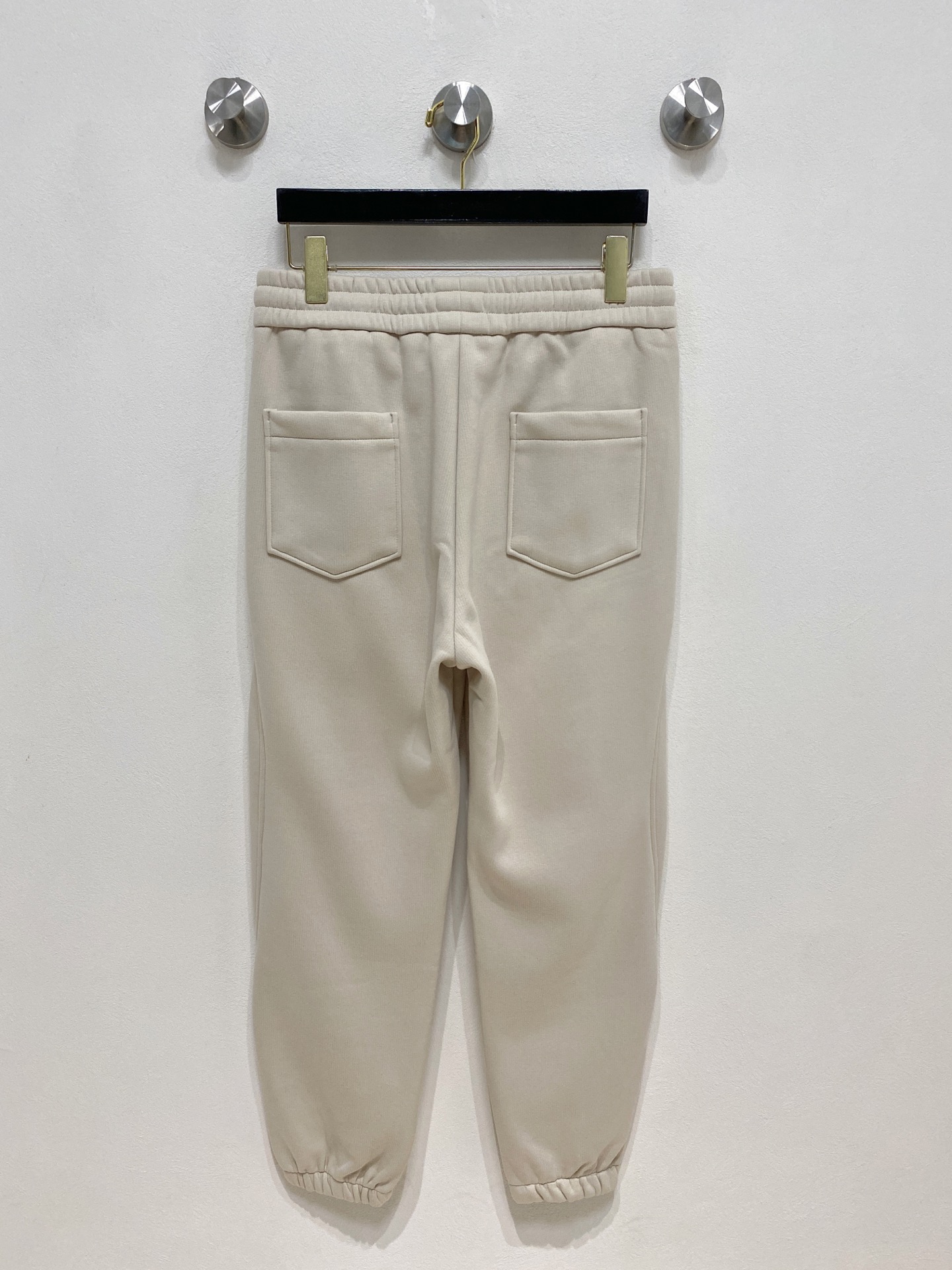 🌾PLV 【新品】秋冬加厚 25ss休闲裤金典再次出现，原单订制高品质时尚休闲裤。超级百搭款。独家定制面