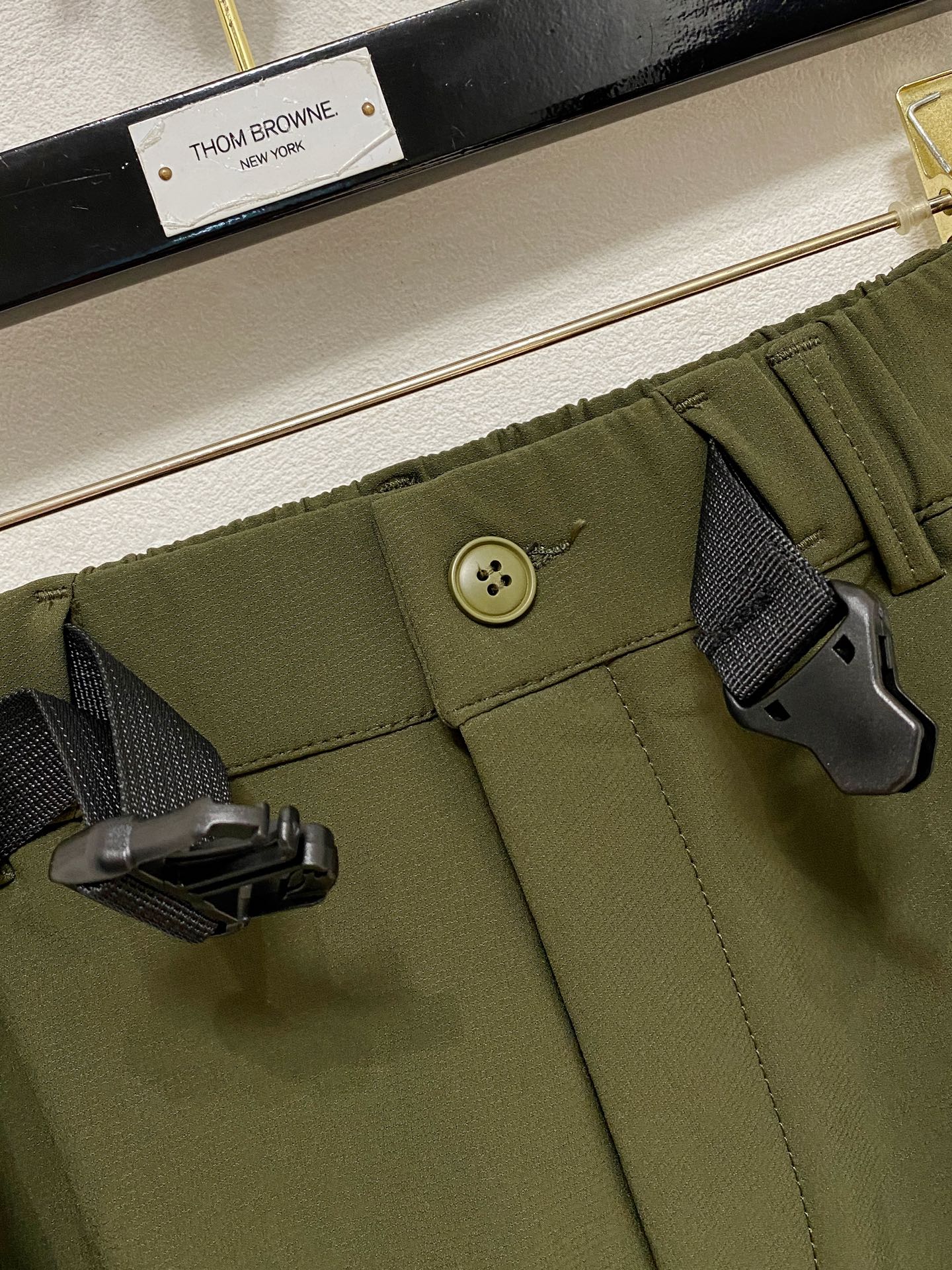 🌾P普拉达 【新品】秋冬加厚 25ss休闲裤金典再次出现，原单订制高品质时尚休闲裤。超级百搭款。独家定制