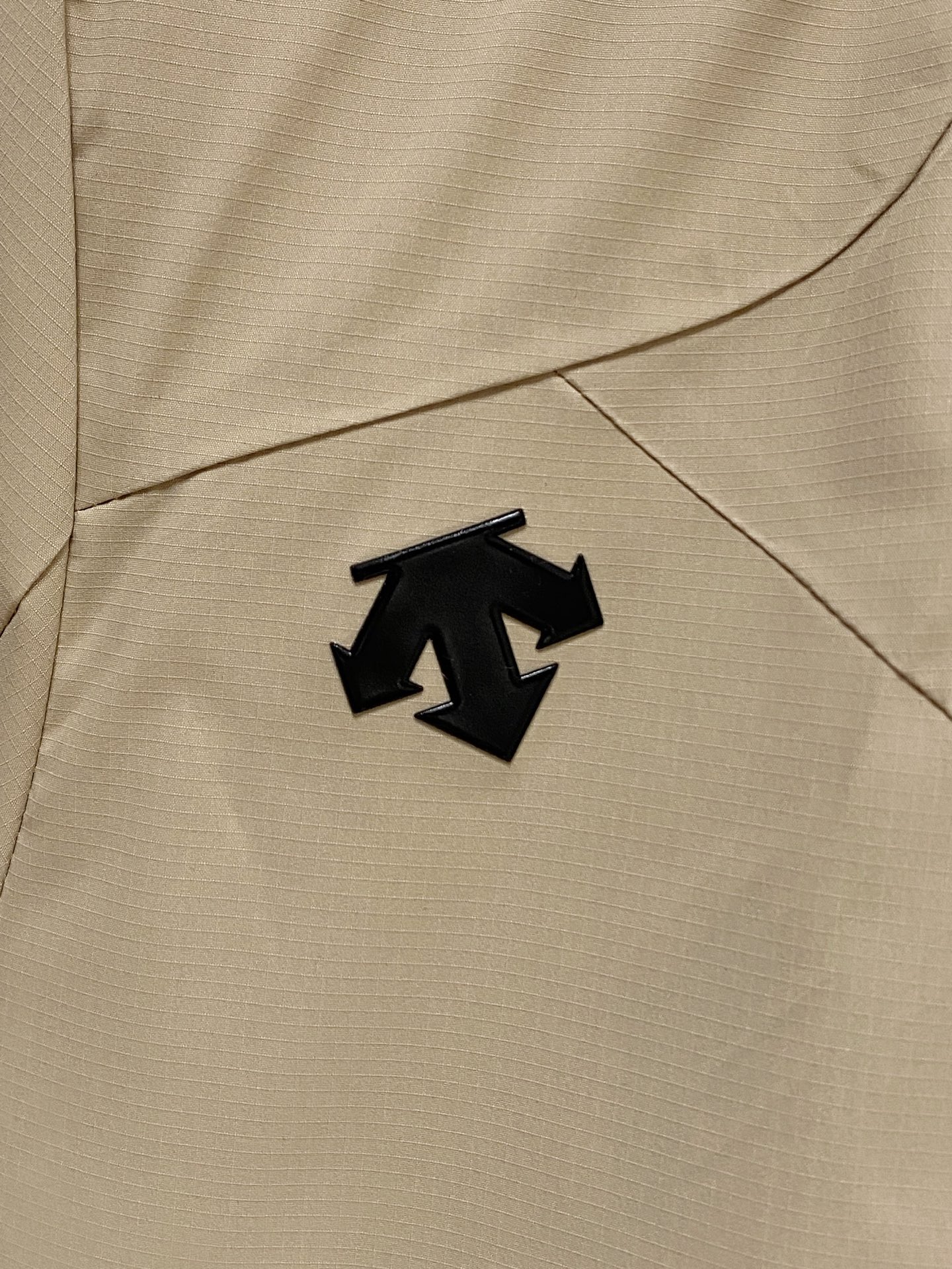 🌾 迪桑特 棉服25ss早秋【新品】秋冬专柜新款休闲棉服外套！超前卫设计风格 细腻舒适 穿着非常轻便不易