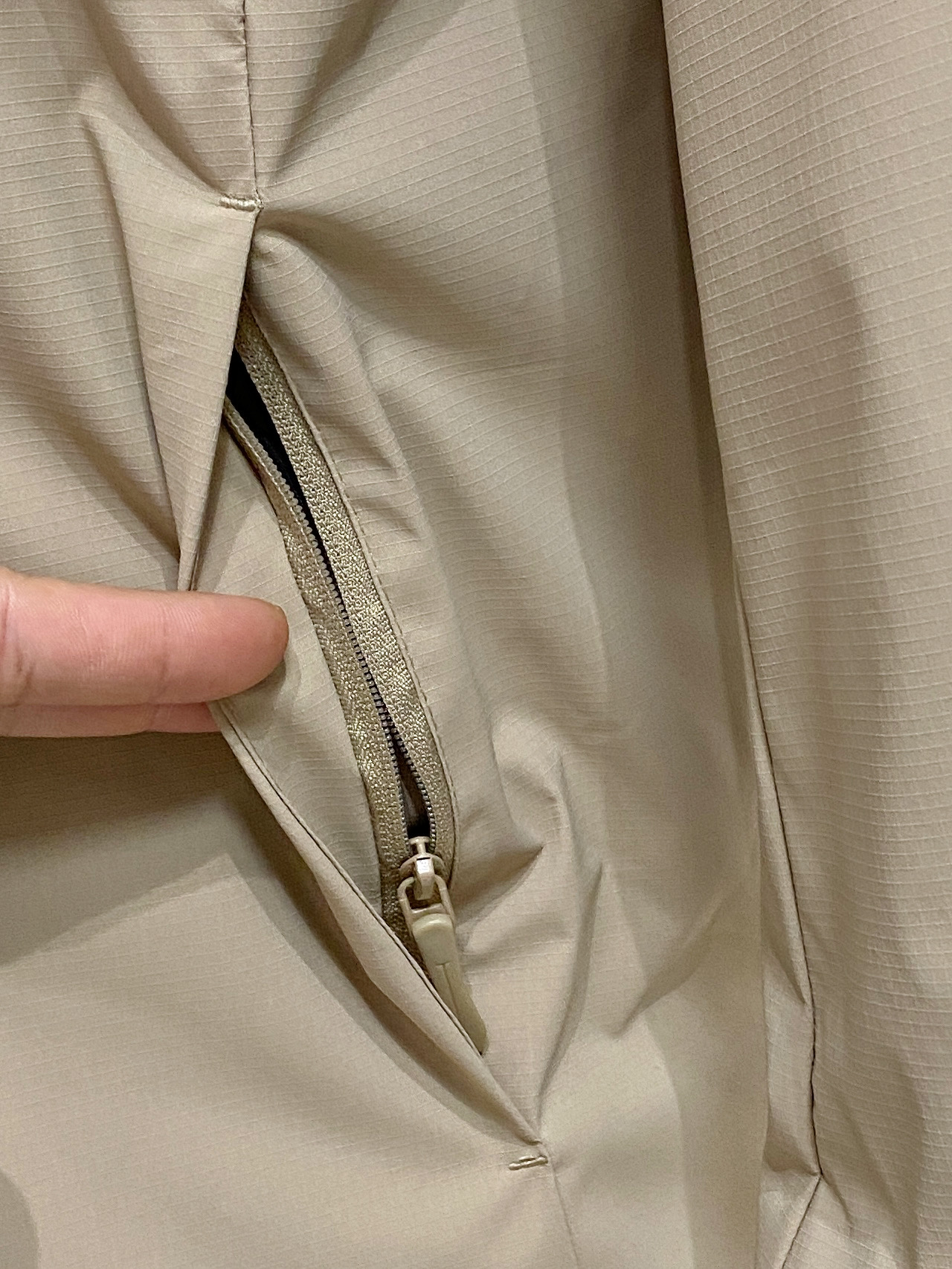 🌾 始祖鸟棉服25ss早秋【新品】秋冬专柜新款休闲棉服外套！超前卫设计风格 细腻舒适 穿着非常轻便不易起