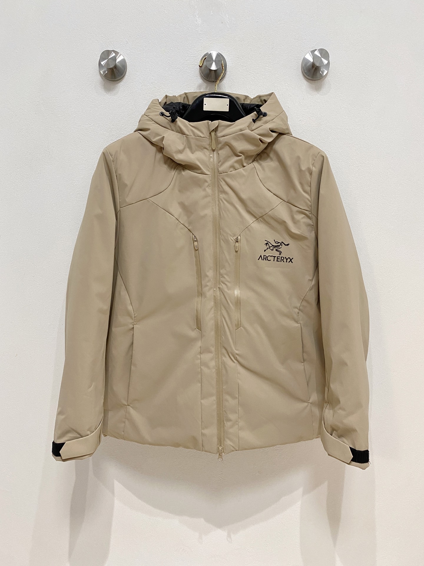 🌾 始祖鸟棉服25ss早秋【新品】秋冬专柜新款休闲棉服外套！超前卫设计风格 细腻舒适 穿着非常轻便不易起