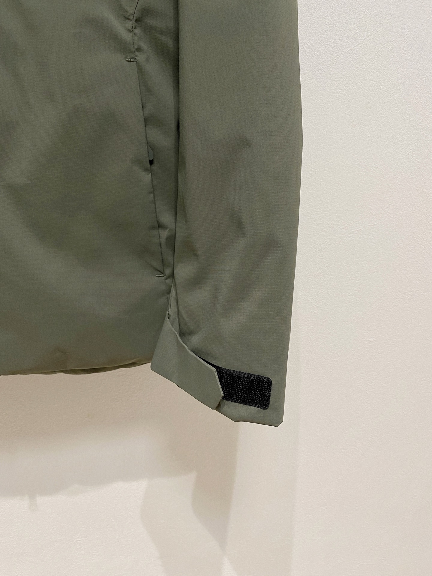 🌾 始祖鸟棉服25ss早秋【新品】秋冬专柜新款休闲棉服外套！超前卫设计风格 细腻舒适 穿着非常轻便不易起