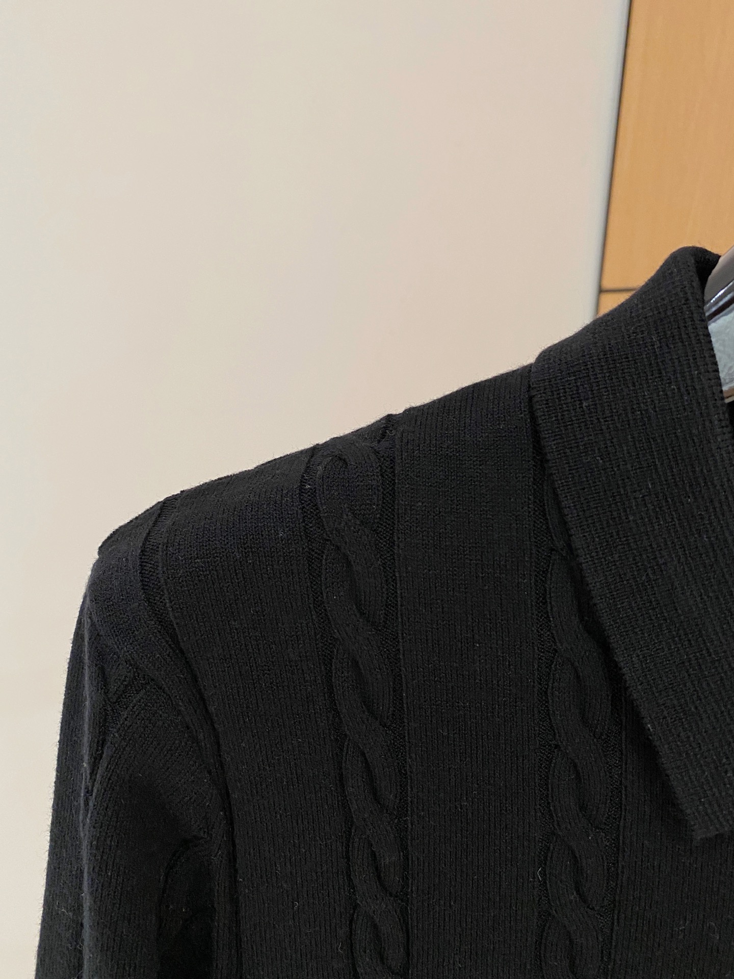 。顶级品质>专柜官网同步发售！辅料全部原版定制出品，贸易公司真品订单。高级定制进口面料，以天然植物纖維提