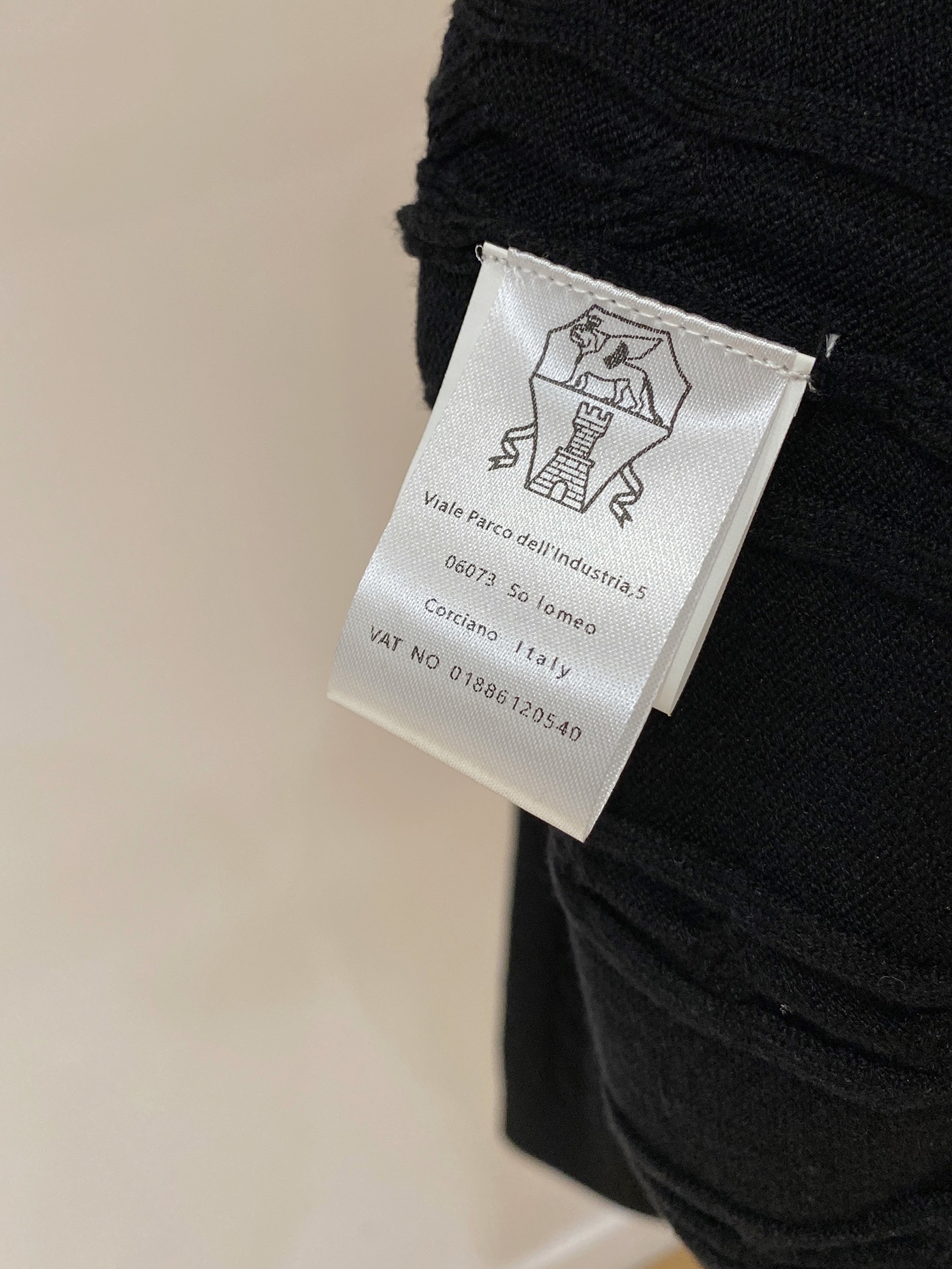 。顶级品质>专柜官网同步发售！辅料全部原版定制出品，贸易公司真品订单。高级定制进口面料，以天然植物纖維提