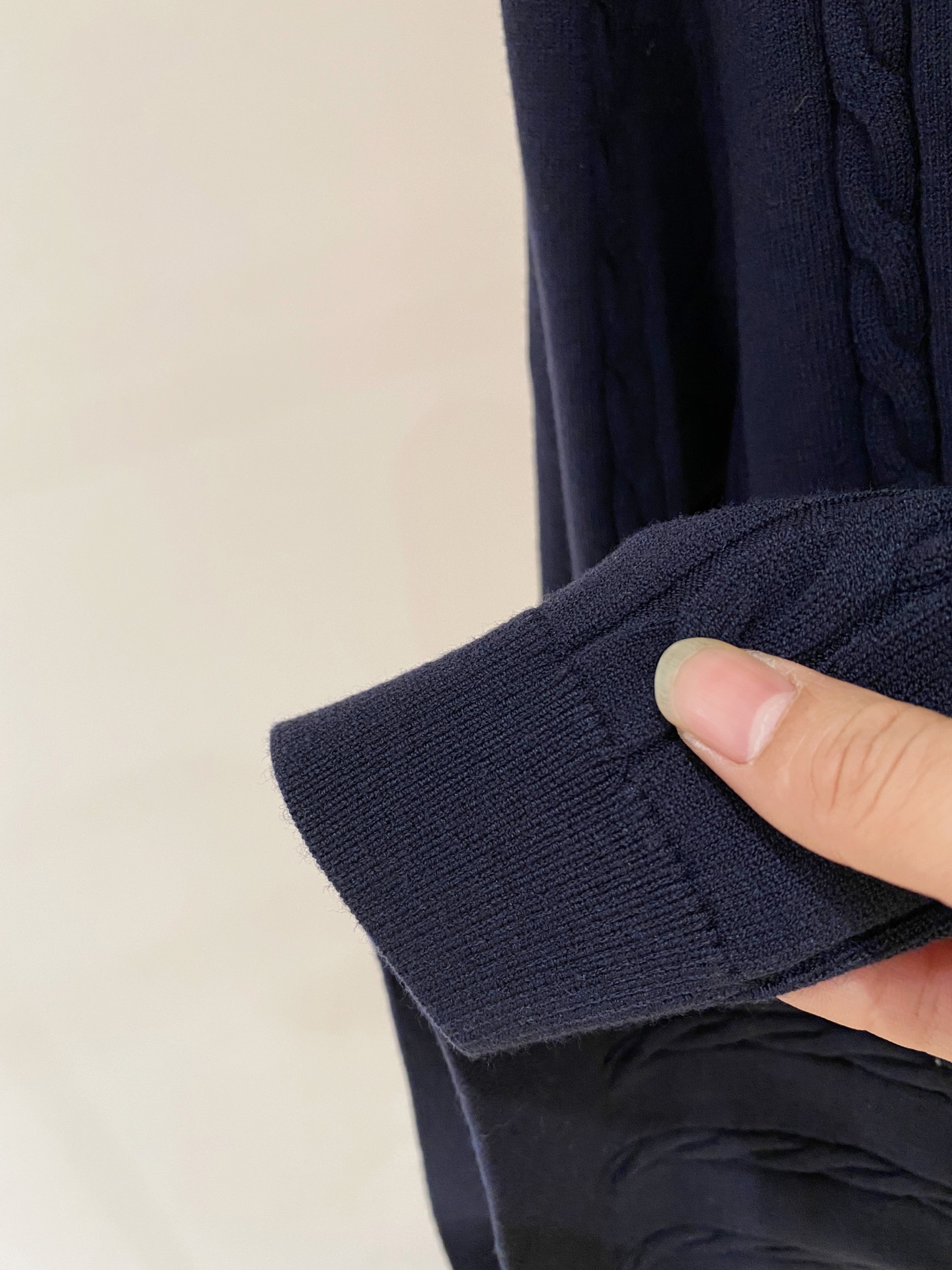 。顶级品质>专柜官网同步发售！辅料全部原版定制出品，贸易公司真品订单。高级定制进口面料，以天然植物纖維提