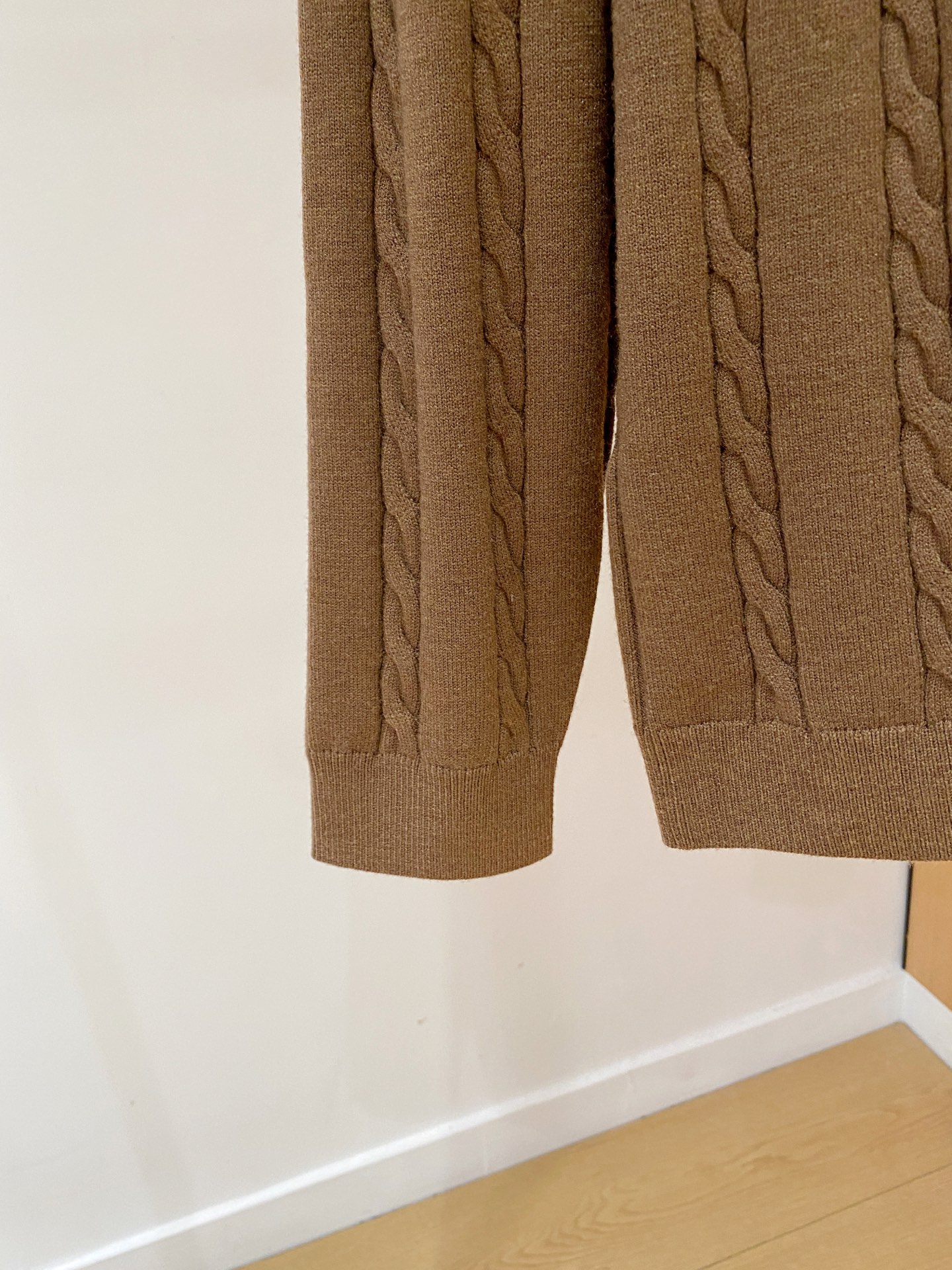 。顶级品质>专柜官网同步发售！辅料全部原版定制出品，贸易公司真品订单。高级定制进口面料，以天然植物纖維提