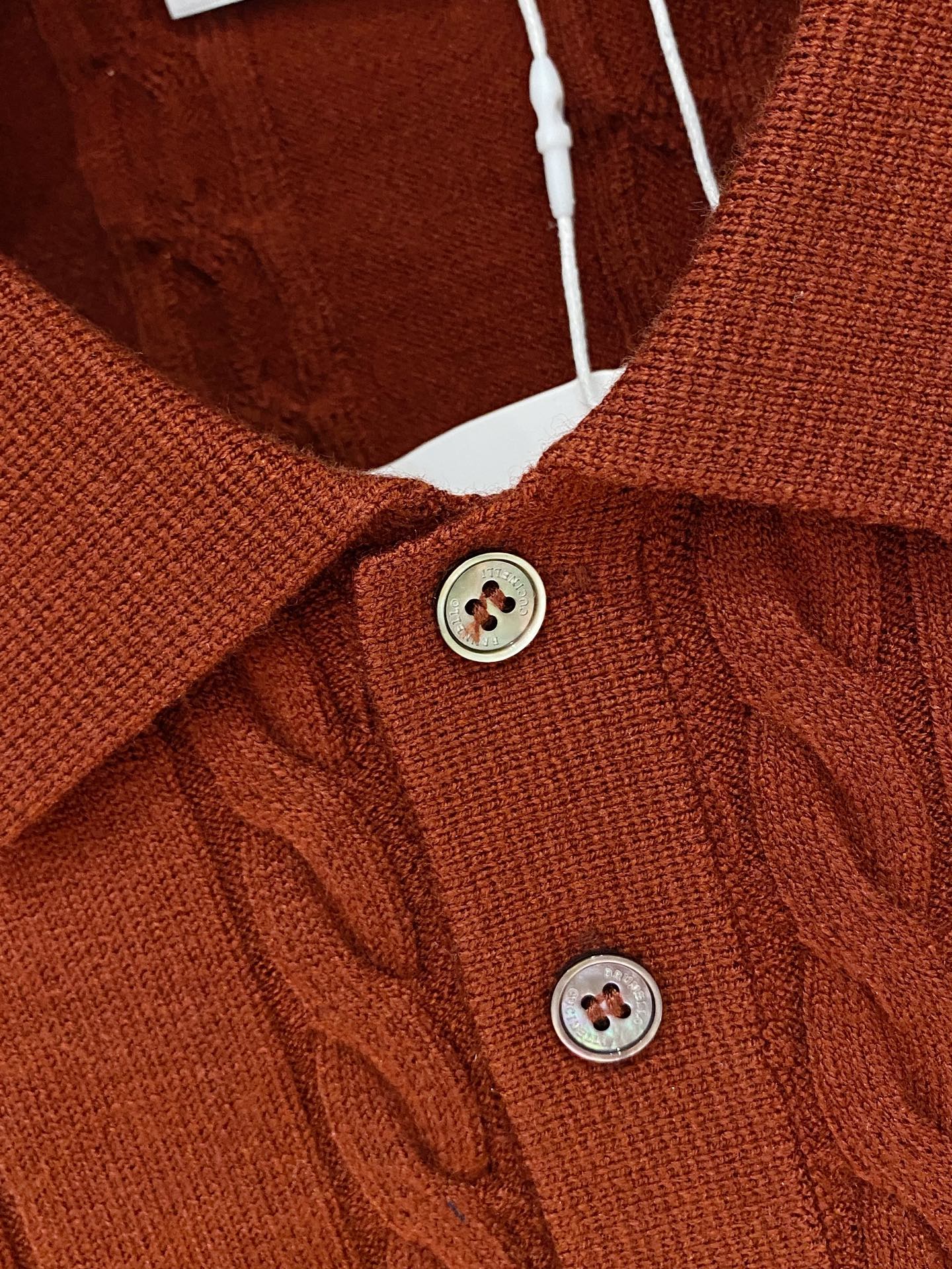 。顶级品质>专柜官网同步发售！辅料全部原版定制出品，贸易公司真品订单。高级定制进口面料，以天然植物纖維提