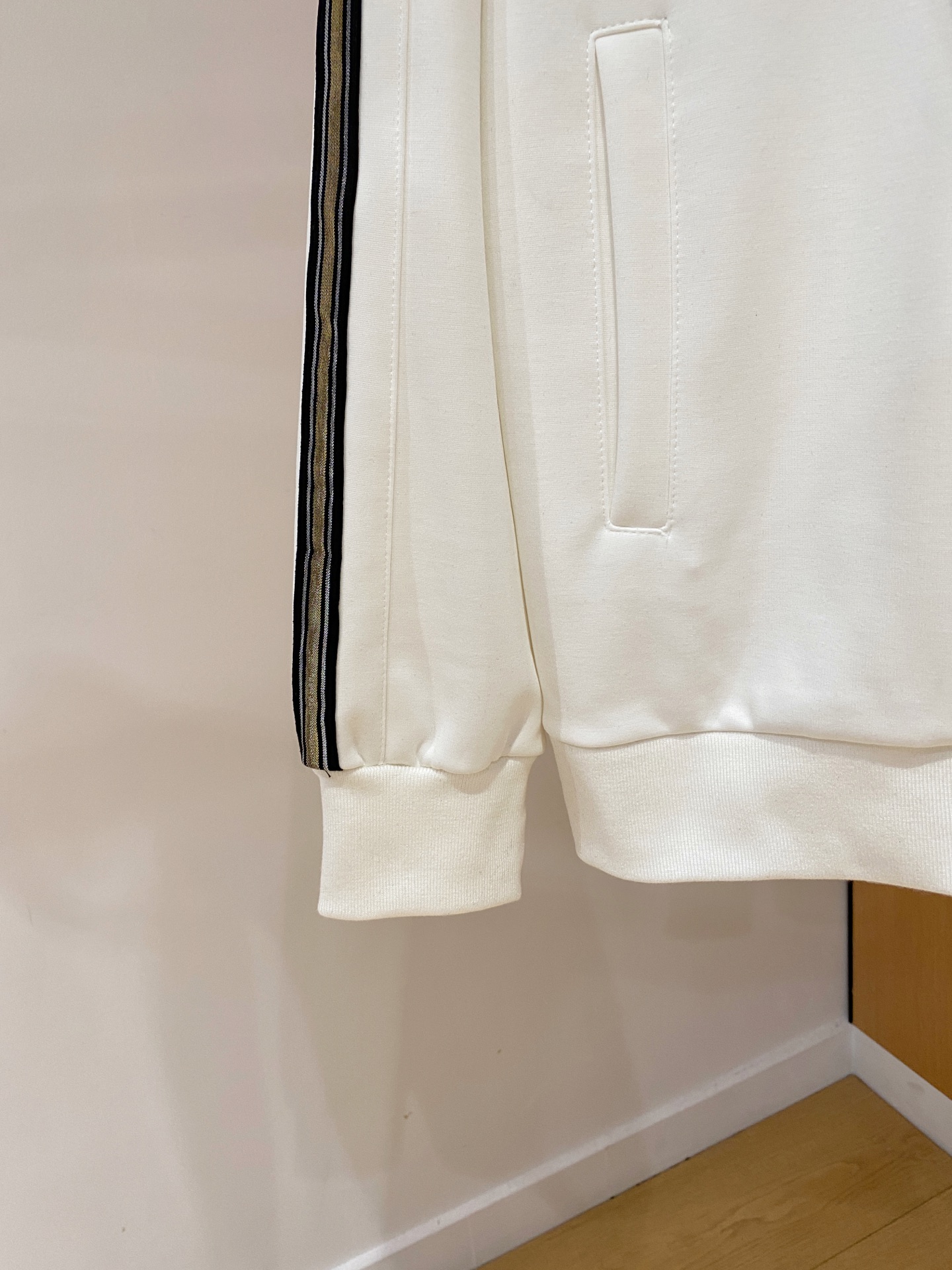 爆款套装来袭 专注官网原版 2025全新爆款开衫卫衣套装 原单狠货🇭🇰倾注顶级设计师的精心之作 就为一个