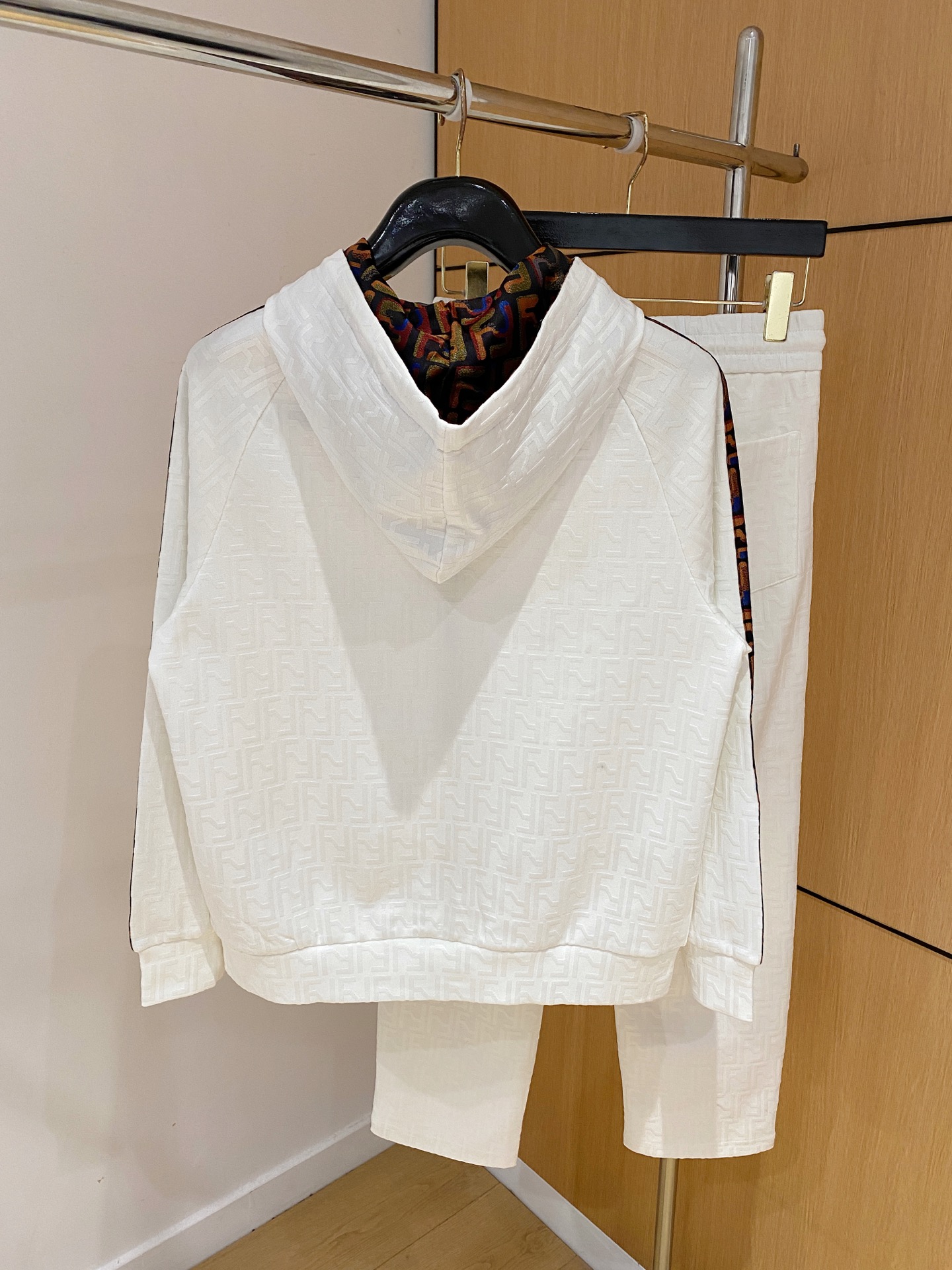 爆款套装来袭 专注官网原版 2025全新爆款开衫卫衣套装 原单狠货🇭🇰倾注顶级设计师的精心之作 就为一个