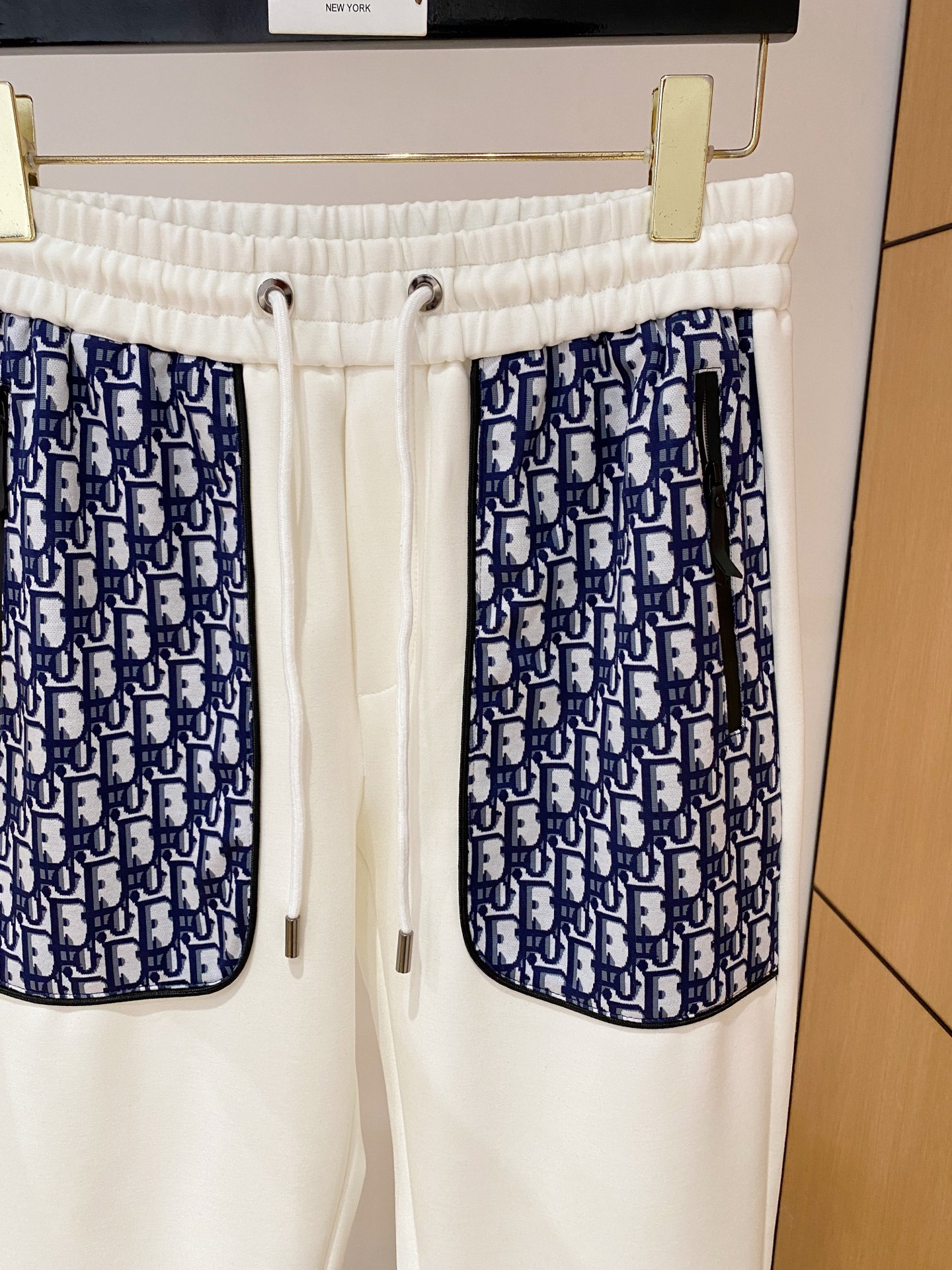 爆款套装来袭 专注官网原版 2025全新爆款开衫卫衣套装 原单狠货🇭🇰倾注顶级设计师的精心之作 就为一个