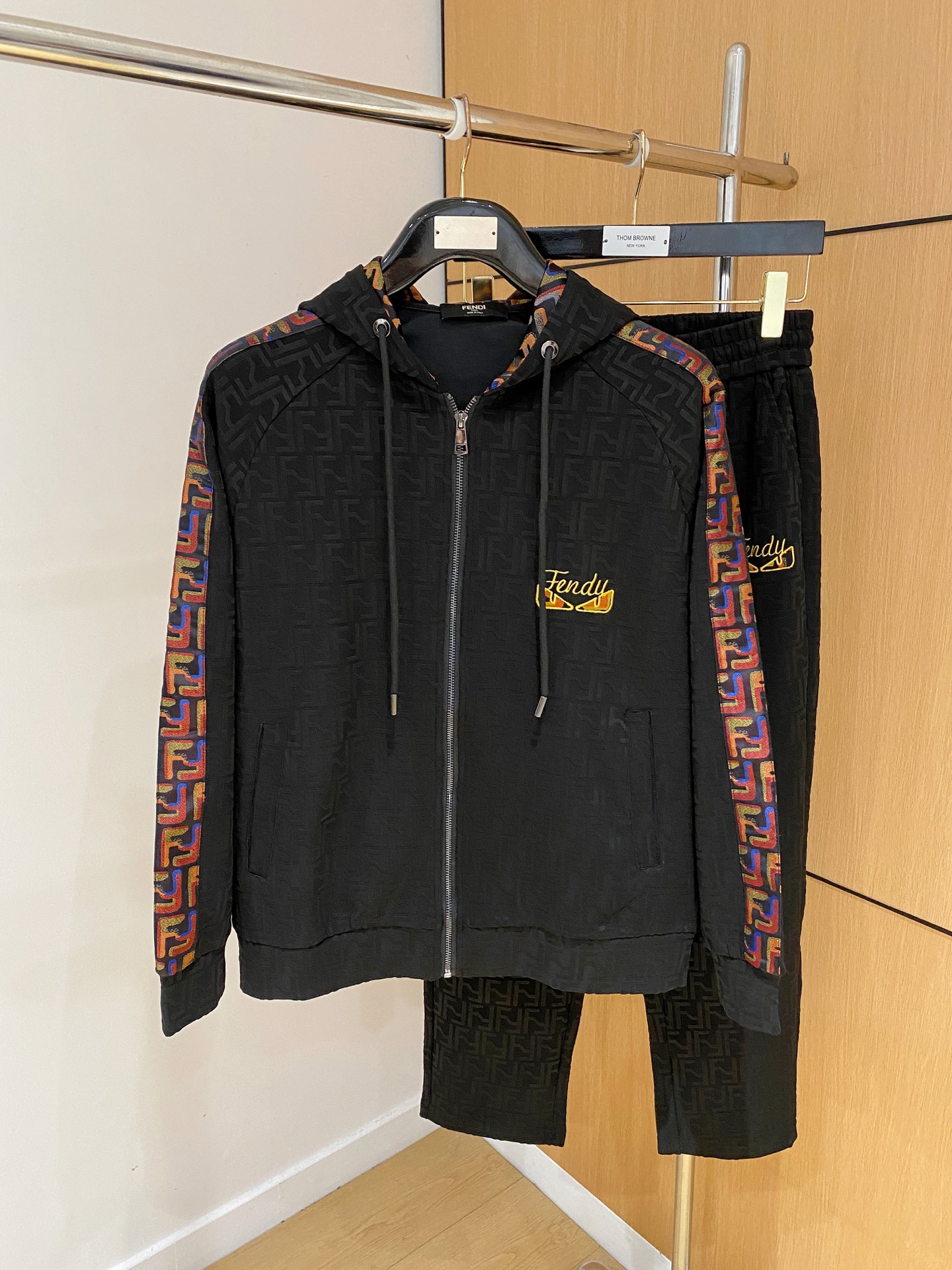 爆款套装来袭 专注官网原版 2025全新爆款开衫卫衣套装 原单狠货🇭🇰倾注顶级设计师的精心之作 就为一个