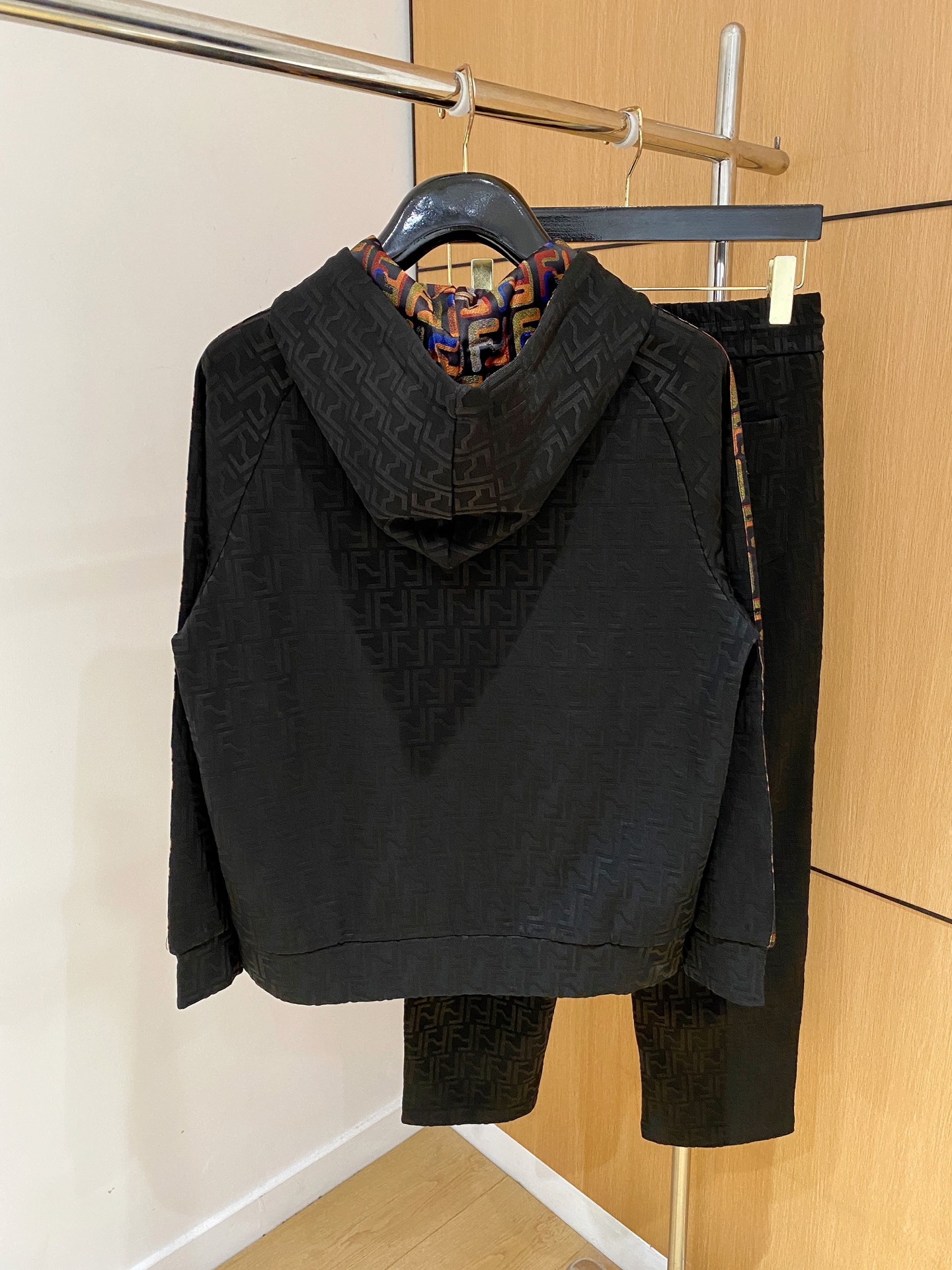 爆款套装来袭 专注官网原版 2025全新爆款开衫卫衣套装 原单狠货🇭🇰倾注顶级设计师的精心之作 就为一个