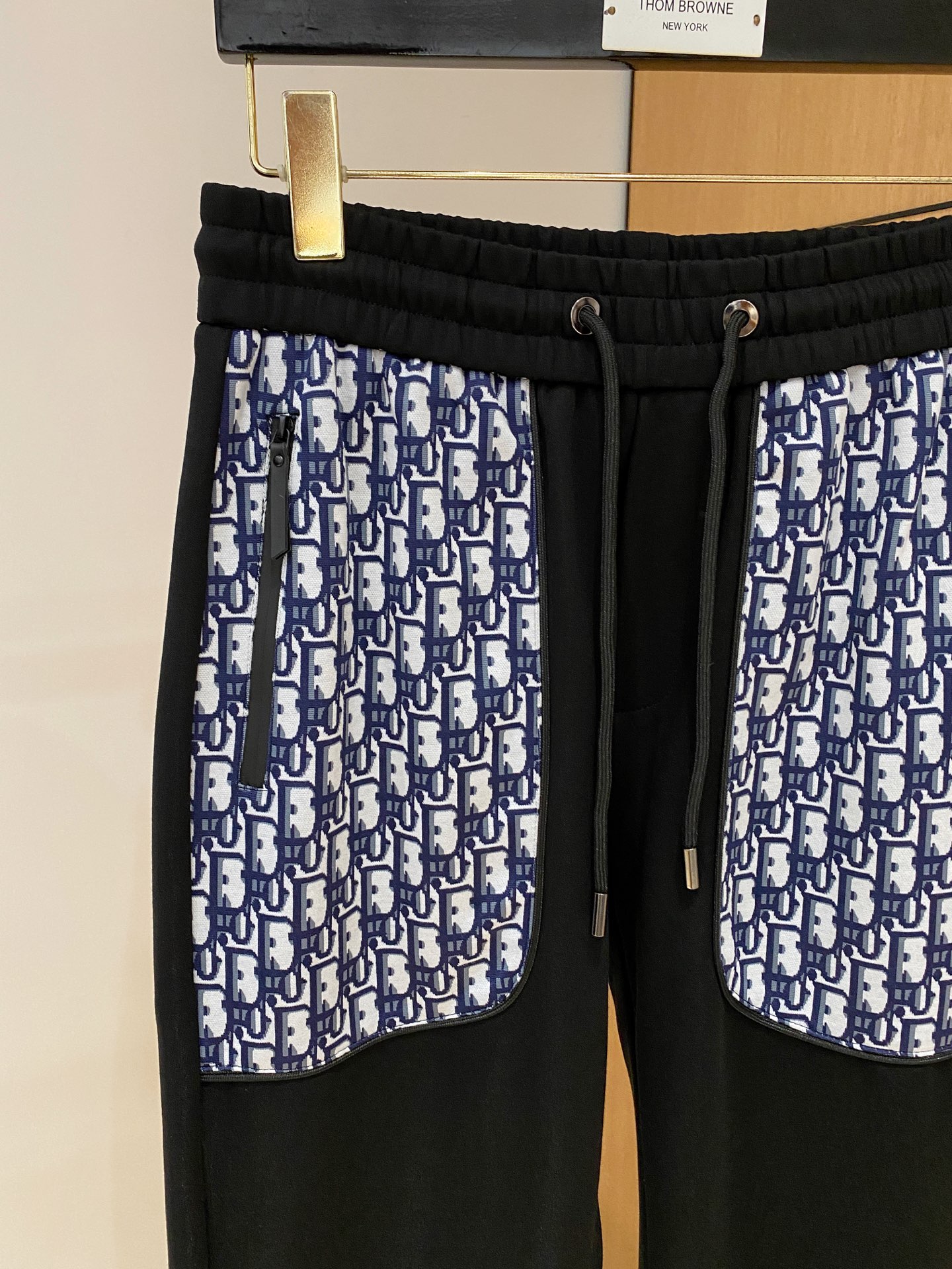 爆款套装来袭 专注官网原版 2025全新爆款开衫卫衣套装 原单狠货🇭🇰倾注顶级设计师的精心之作 就为一个