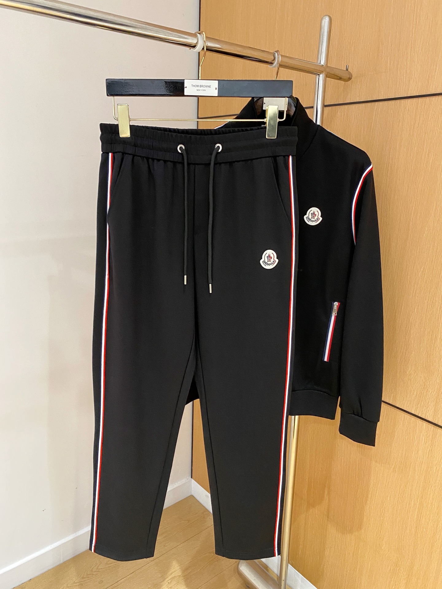 爆款套装来袭 专注官网原版 2025全新爆款开衫卫衣套装 原单狠货🇭🇰倾注顶级设计师的精心之作 就为一个