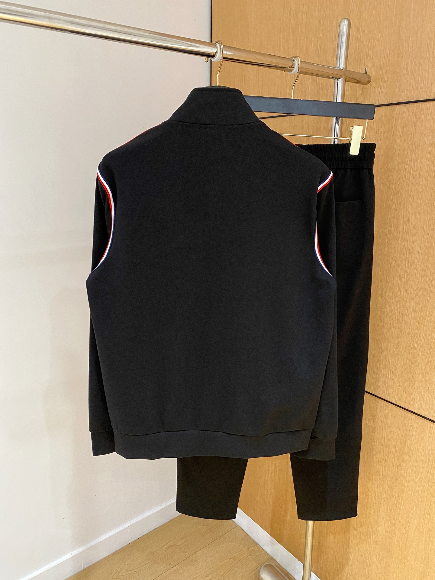 爆款套装来袭 专注官网原版 2025全新爆款开衫卫衣套装 原单狠货🇭🇰倾注顶级设计师的精心之作 就为一个