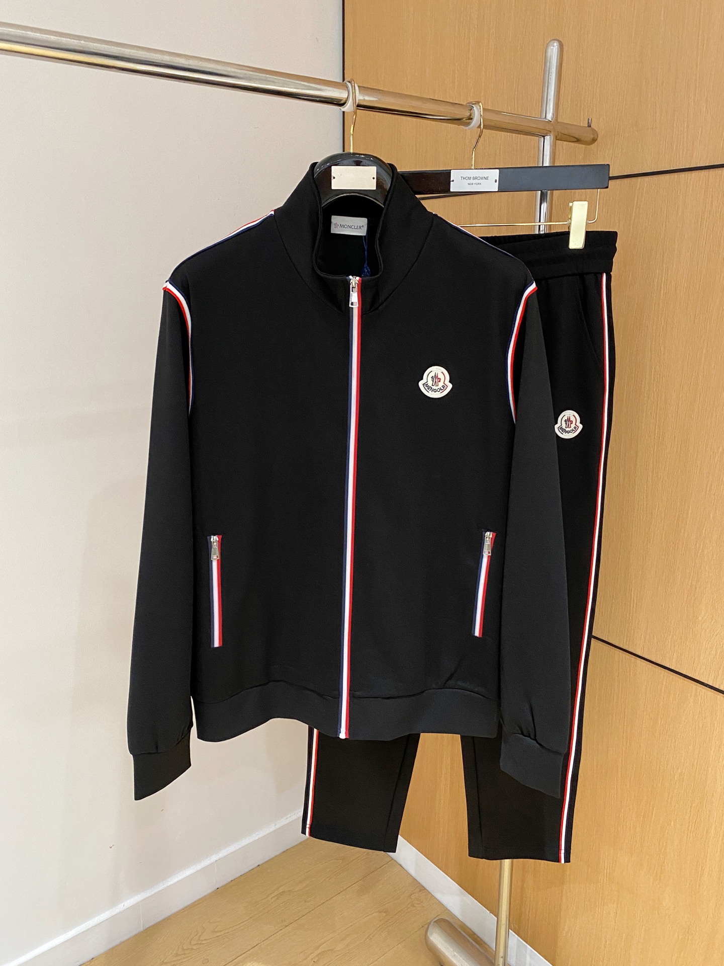 爆款套装来袭 专注官网原版 2025全新爆款开衫卫衣套装 原单狠货🇭🇰倾注顶级设计师的精心之作 就为一个