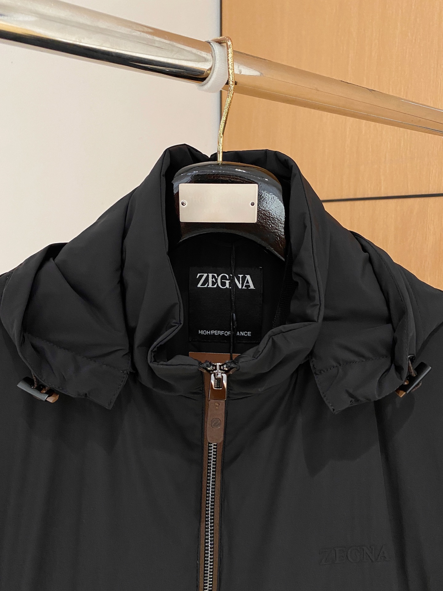 顶级品质>（羽绒系列)专柜官网同步发售！辅料全部原版定制出品，贸易公司真品订单。高级定制进口面料，以天然