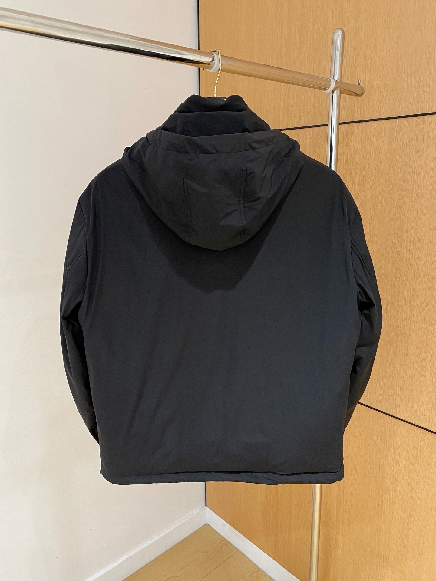 顶级品质>（羽绒系列)专柜官网同步发售！辅料全部原版定制出品，贸易公司真品订单。高级定制进口面料，以天然