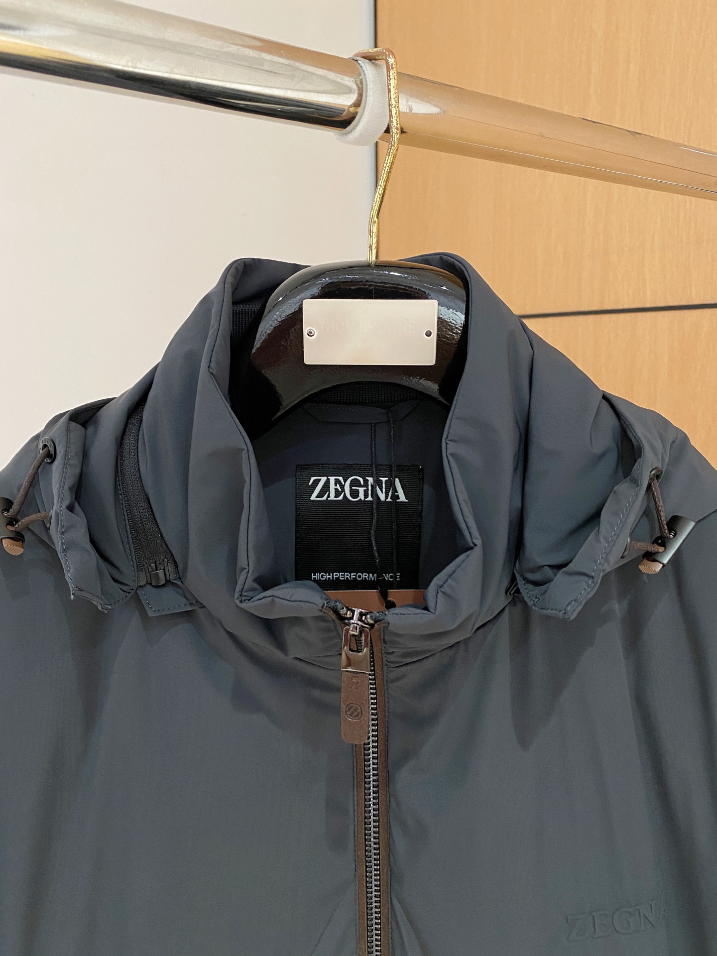 顶级品质>（羽绒系列)专柜官网同步发售！辅料全部原版定制出品，贸易公司真品订单。高级定制进口面料，以天然