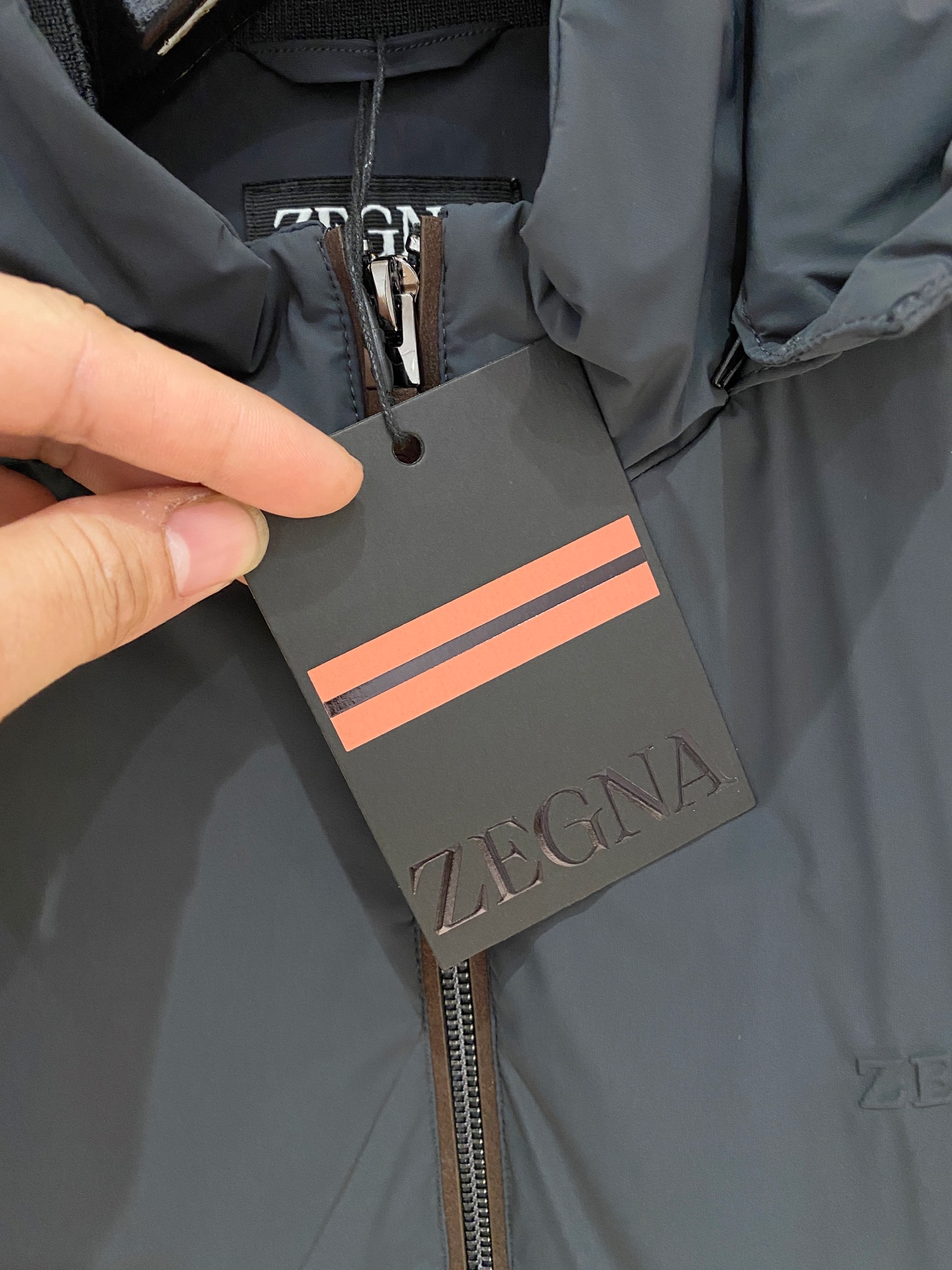 顶级品质>（羽绒系列)专柜官网同步发售！辅料全部原版定制出品，贸易公司真品订单。高级定制进口面料，以天然