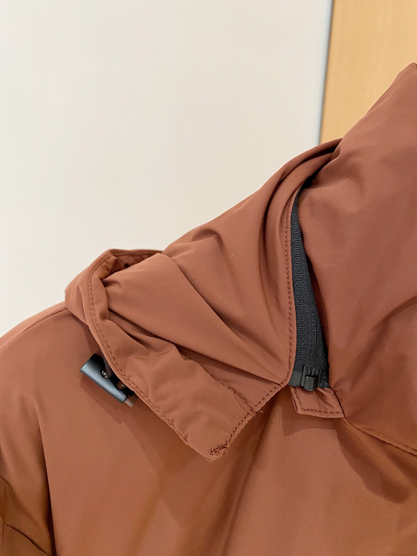 顶级品质>（羽绒系列)专柜官网同步发售！辅料全部原版定制出品，贸易公司真品订单。高级定制进口面料，以天然