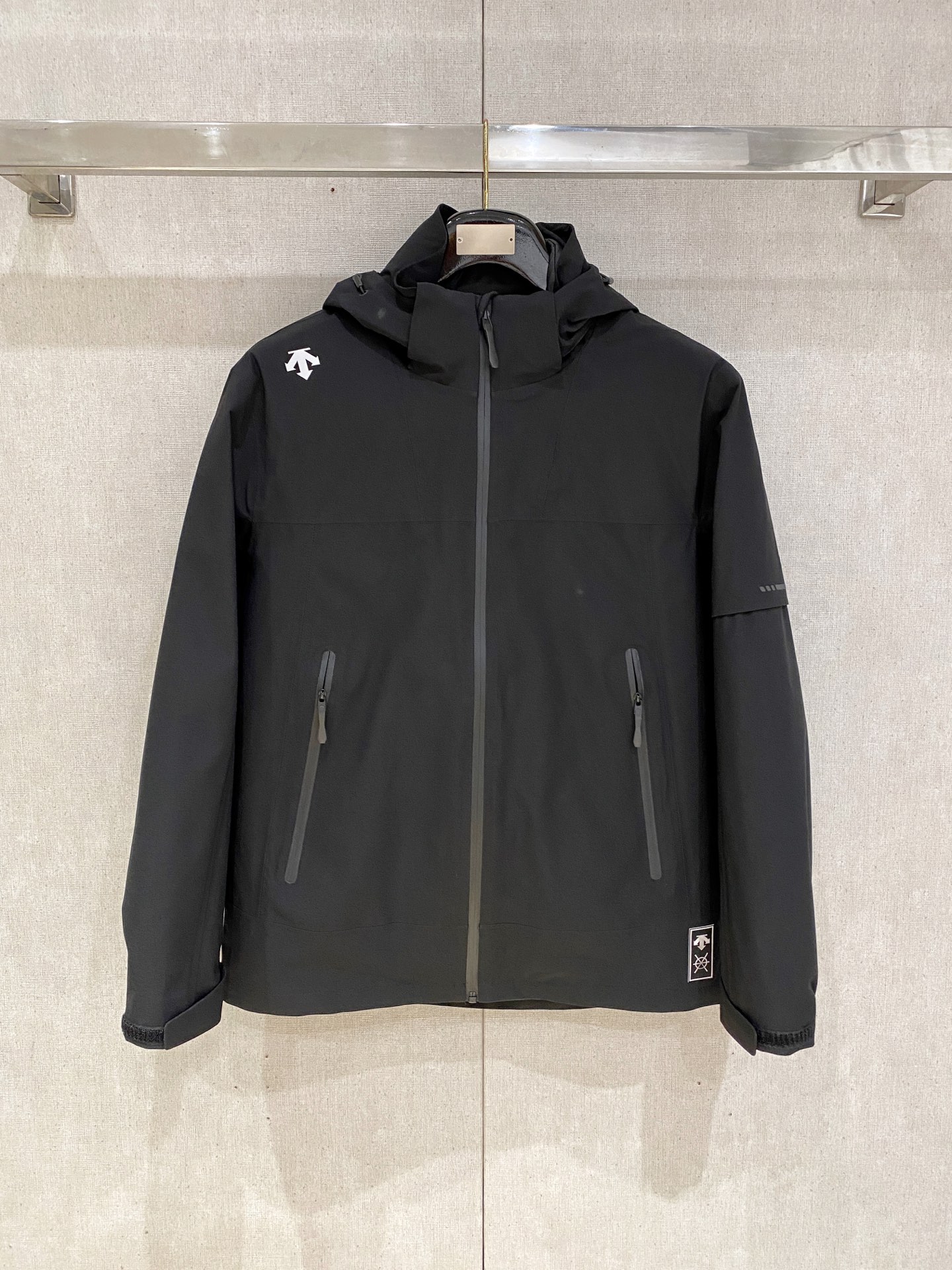 _djw9sPgBH-d7yJcY0GnCo0MgFf-5ZDxSp-fhZvA