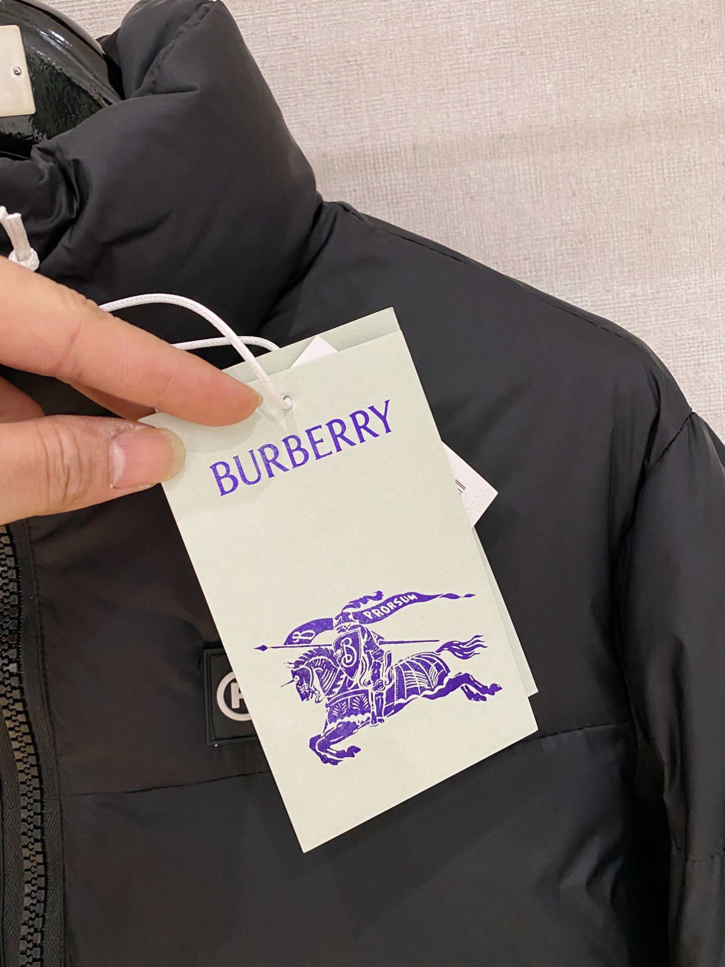 巴宝莉 冬季新品🌟时尚顶级羽绒服填充进口羽绒朵，100%市面最高品质，进口面料，里布最高标准，绝不跑绒，