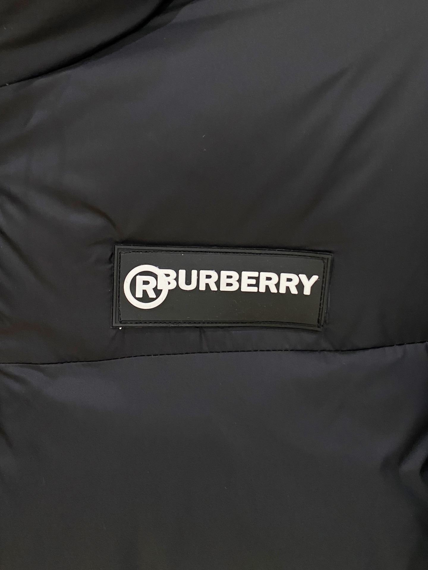 巴宝莉 冬季新品🌟时尚顶级羽绒服填充进口羽绒朵，100%市面最高品质，进口面料，里布最高标准，绝不跑绒，