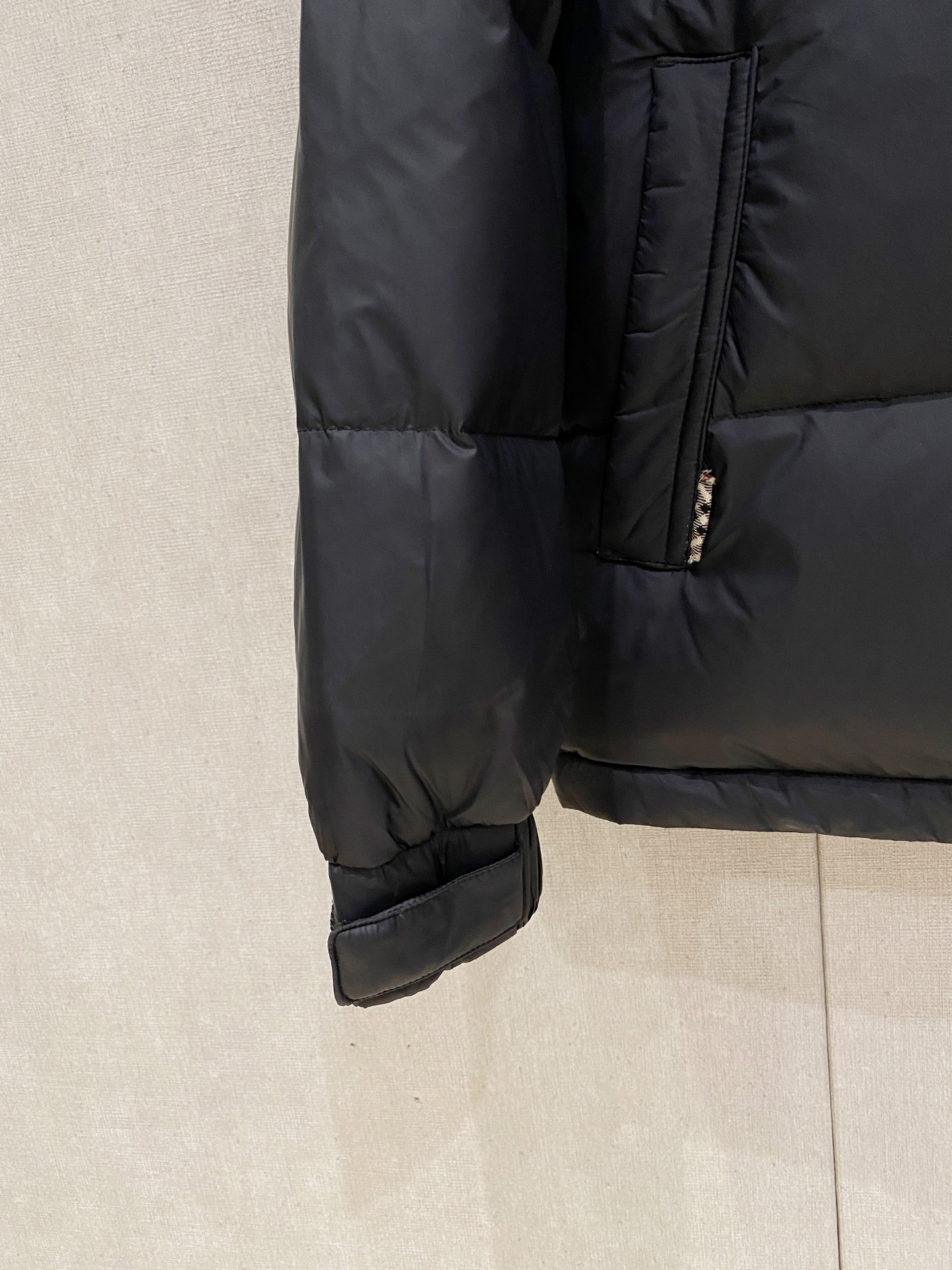 巴宝莉 冬季新品🌟时尚顶级羽绒服填充进口羽绒朵，100%市面最高品质，进口面料，里布最高标准，绝不跑绒，