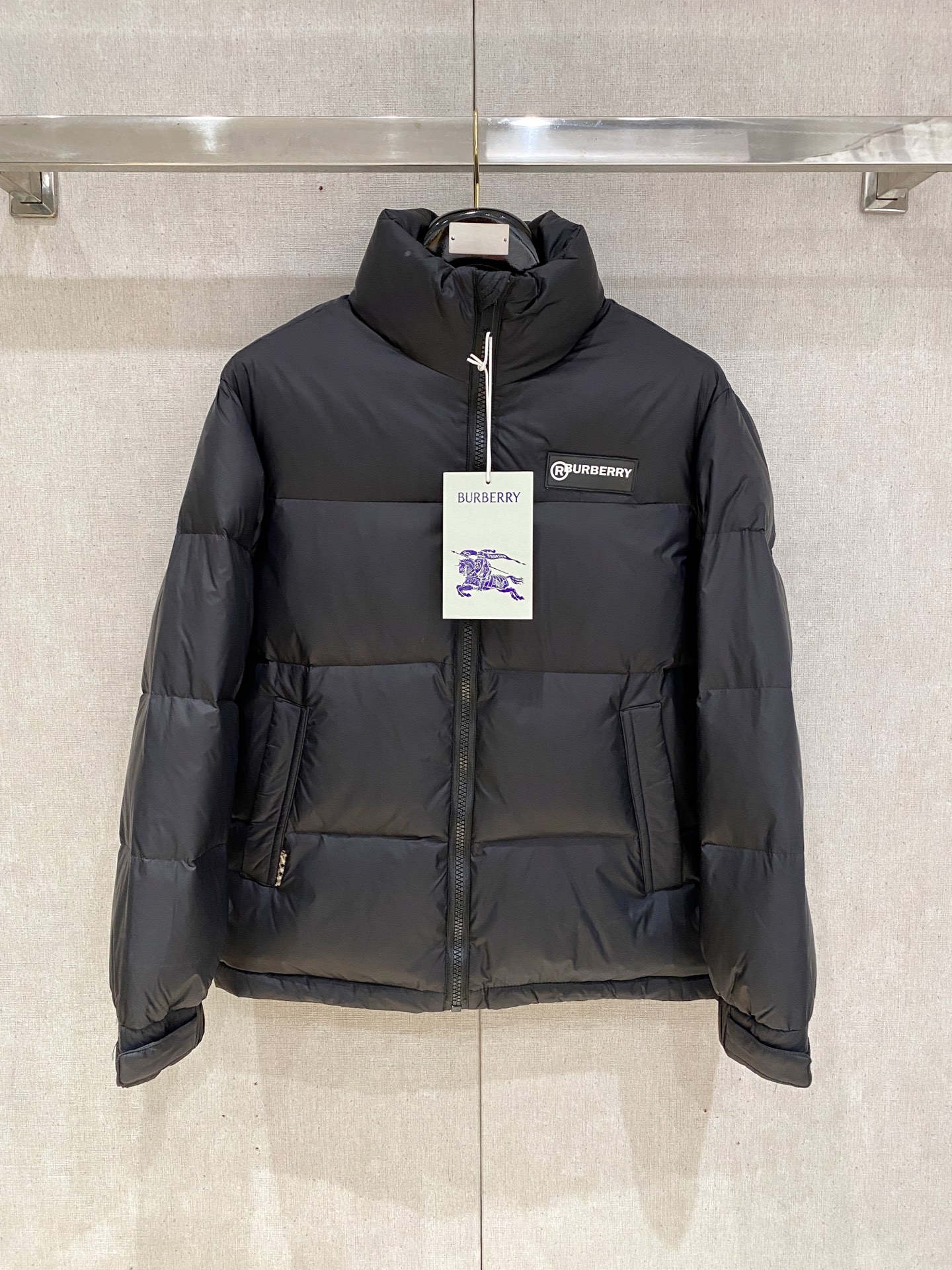 巴宝莉 冬季新品🌟时尚顶级羽绒服填充进口羽绒朵，100%市面最高品质，进口面料，里布最高标准，绝不跑绒，