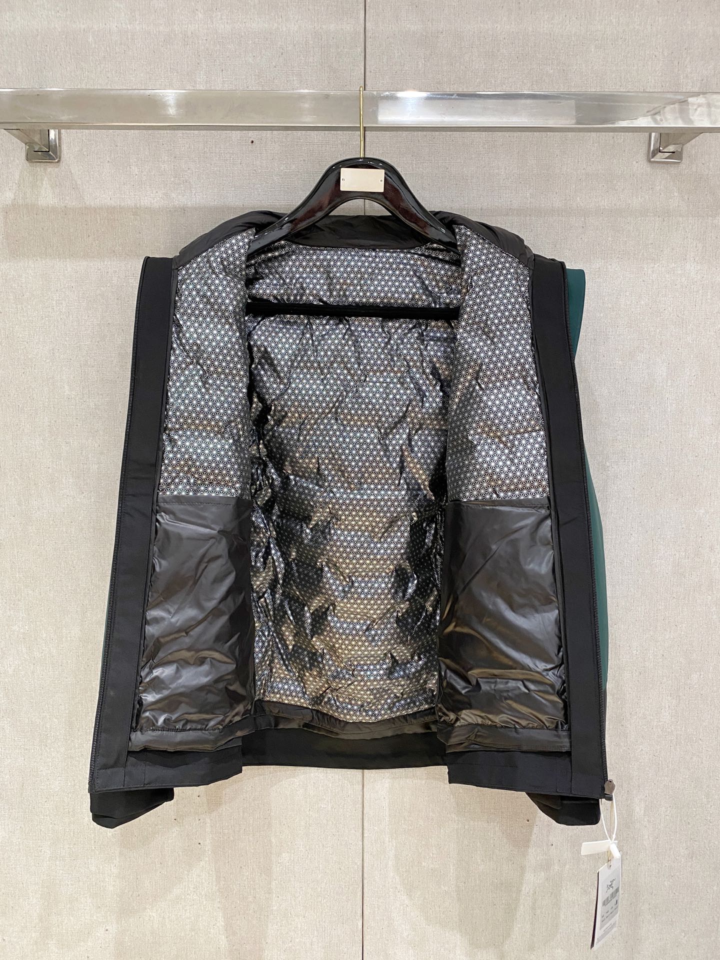 新款来袭 最高版本【始祖鸟】 三合一功能性户外性能 防风，防雨，90绒，ARCTERYX 始祖鸟硬壳顶级