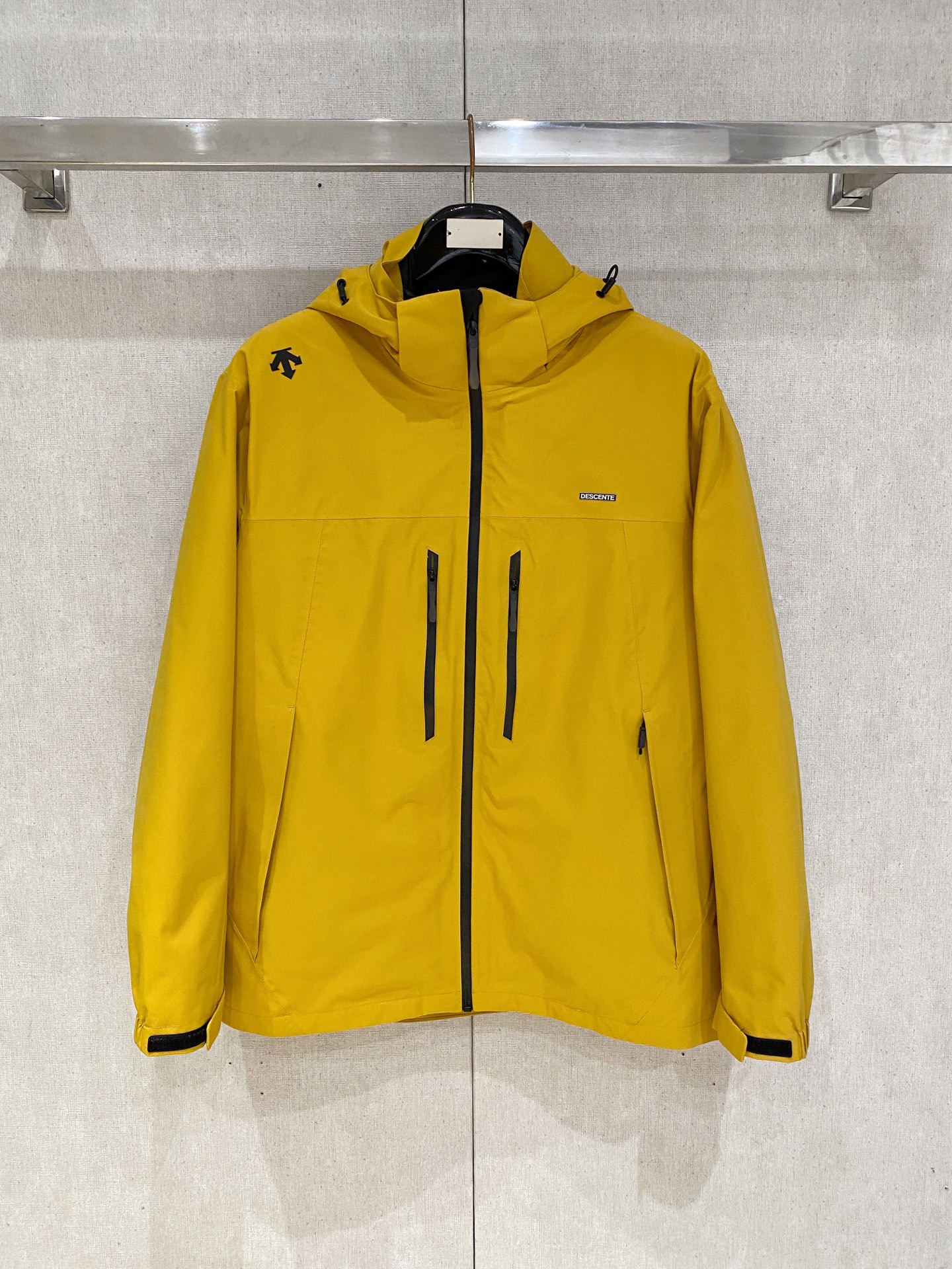 _dow9ssVw9sdp8C9AC8-arqJPj2GioGPSgHWffdA