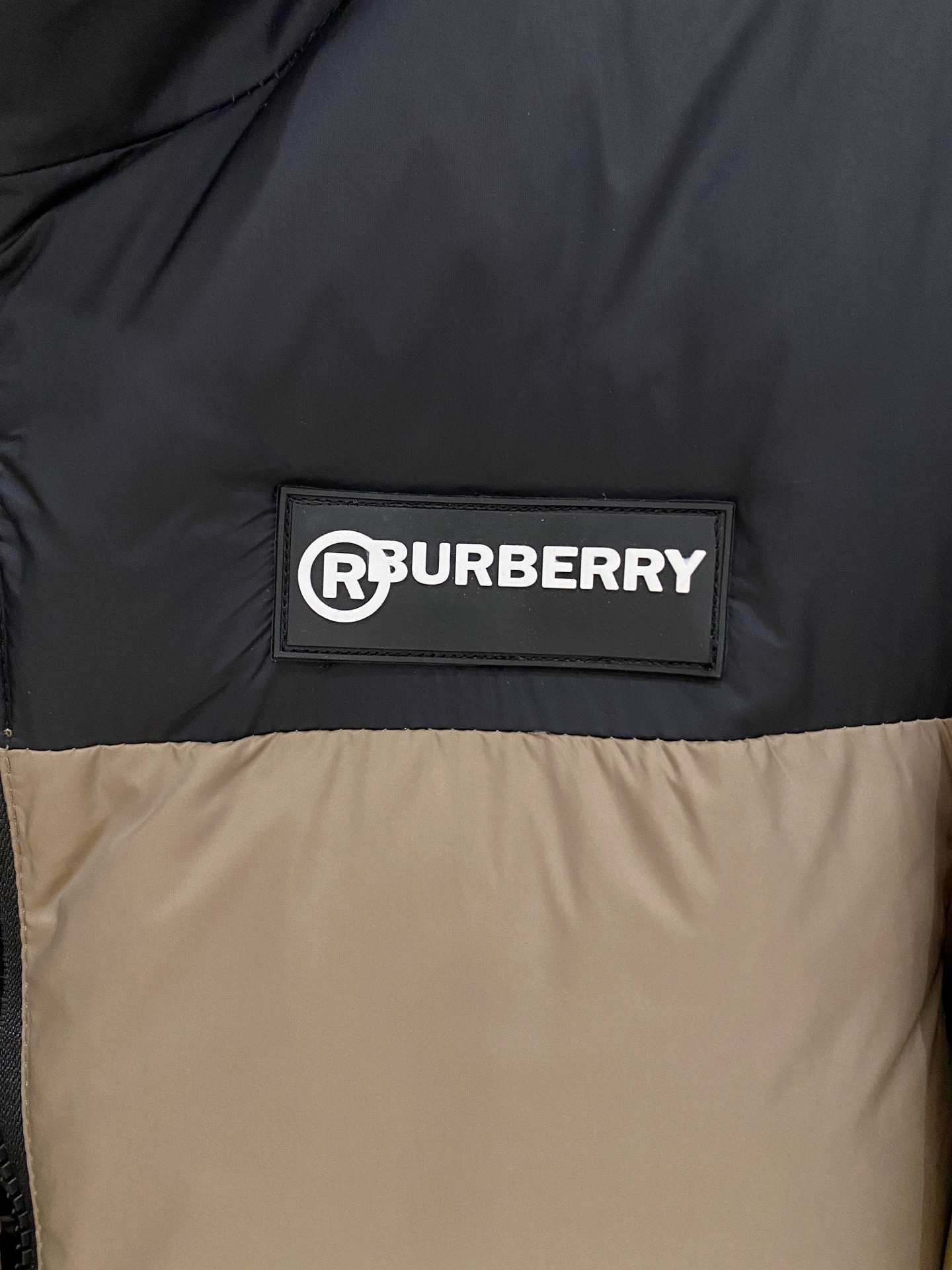 巴宝莉 冬季新品🌟时尚顶级羽绒服填充进口羽绒朵，100%市面最高品质，进口面料，里布最高标准，绝不跑绒，