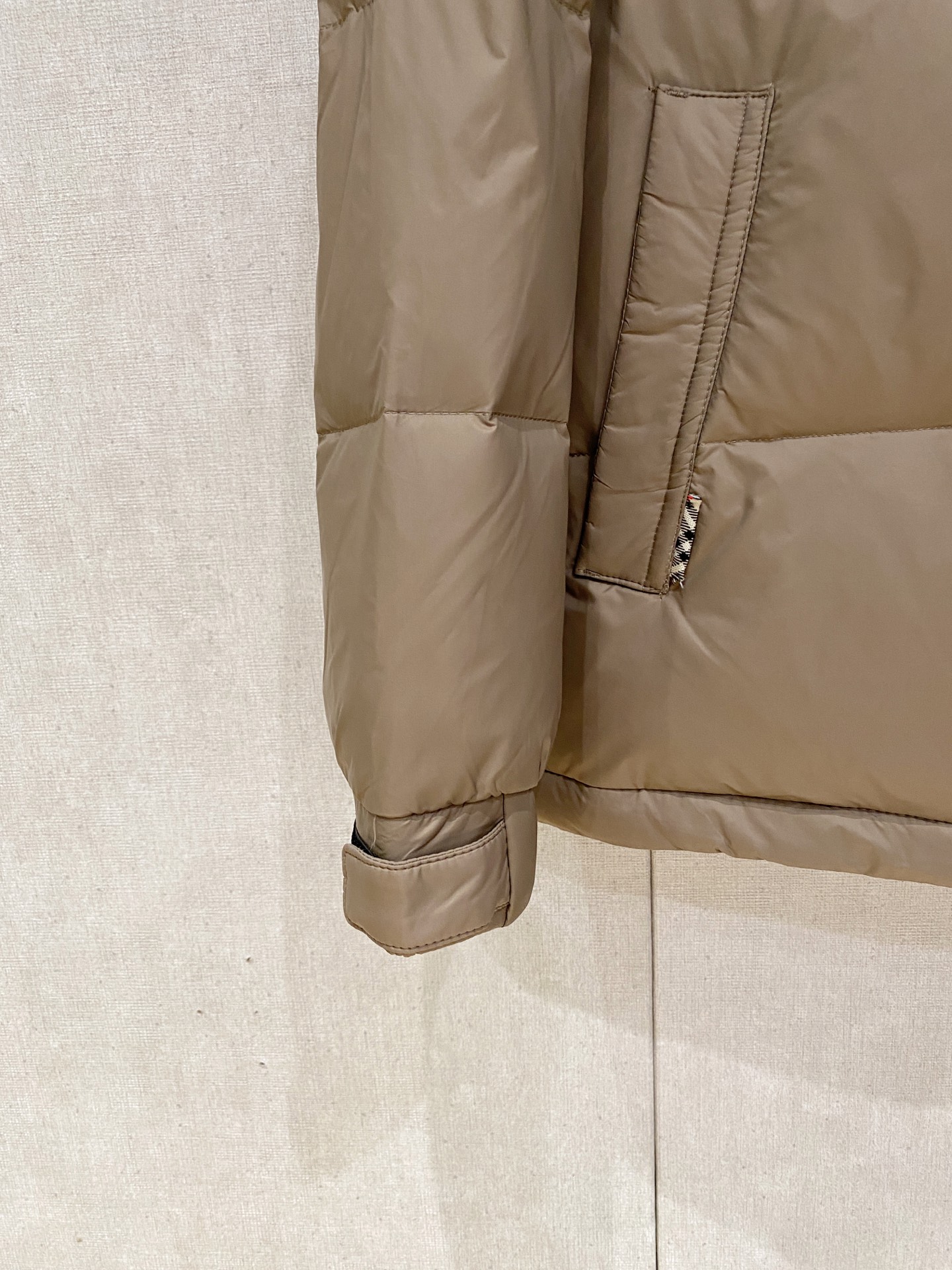 巴宝莉 冬季新品🌟时尚顶级羽绒服填充进口羽绒朵，100%市面最高品质，进口面料，里布最高标准，绝不跑绒，