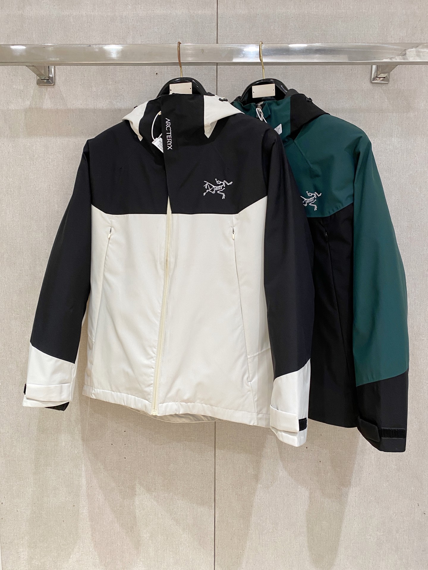 新款来袭 最高版本【始祖鸟】 三合一功能性户外性能 防风，防雨，90绒，ARCTERYX 始祖鸟硬壳顶级