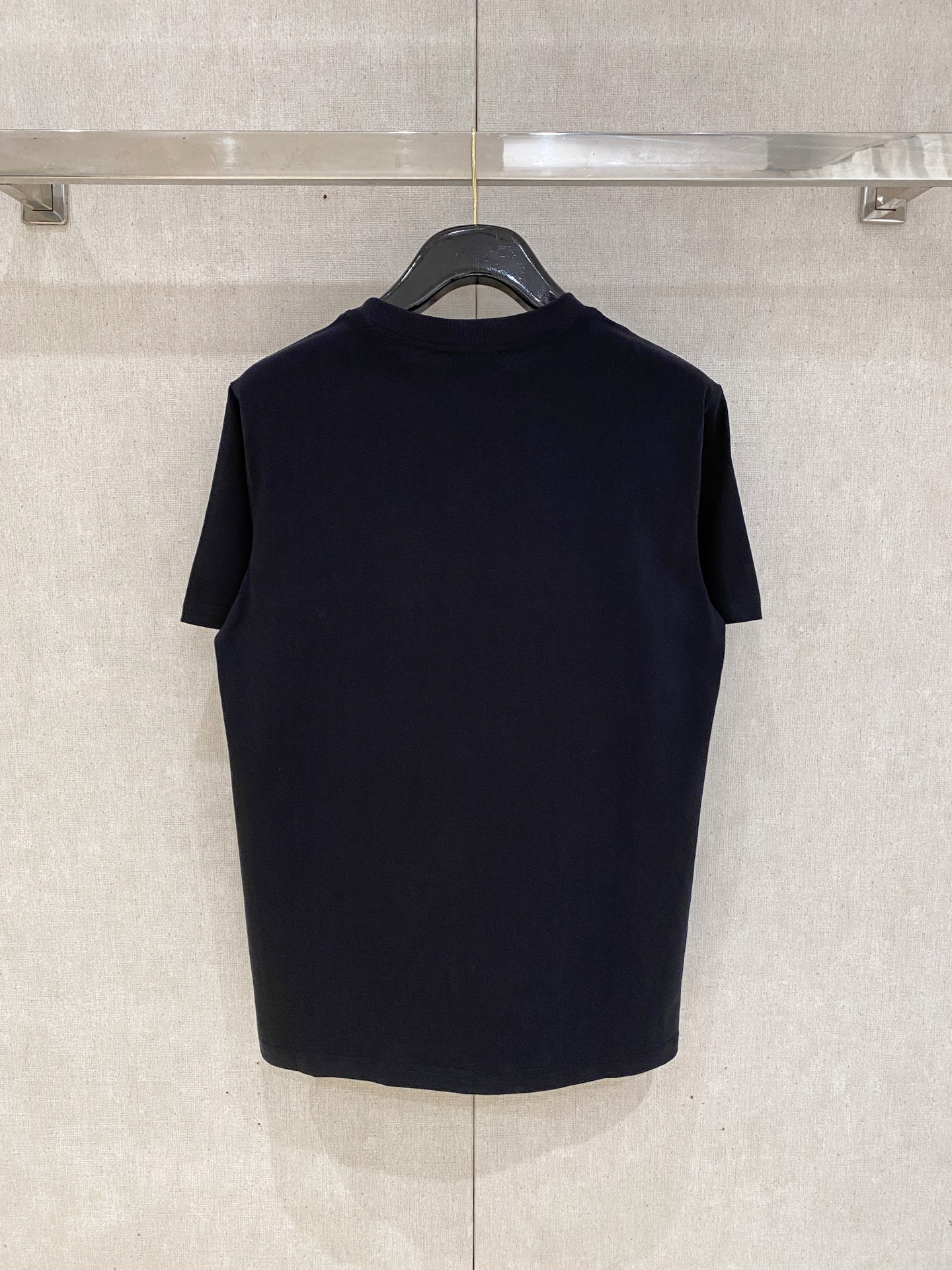 🌾退换# 瓦萨Versace26春夏新品专柜首发最新款短袖圆领T恤 高端订制 设计前卫时尚！品牌logo