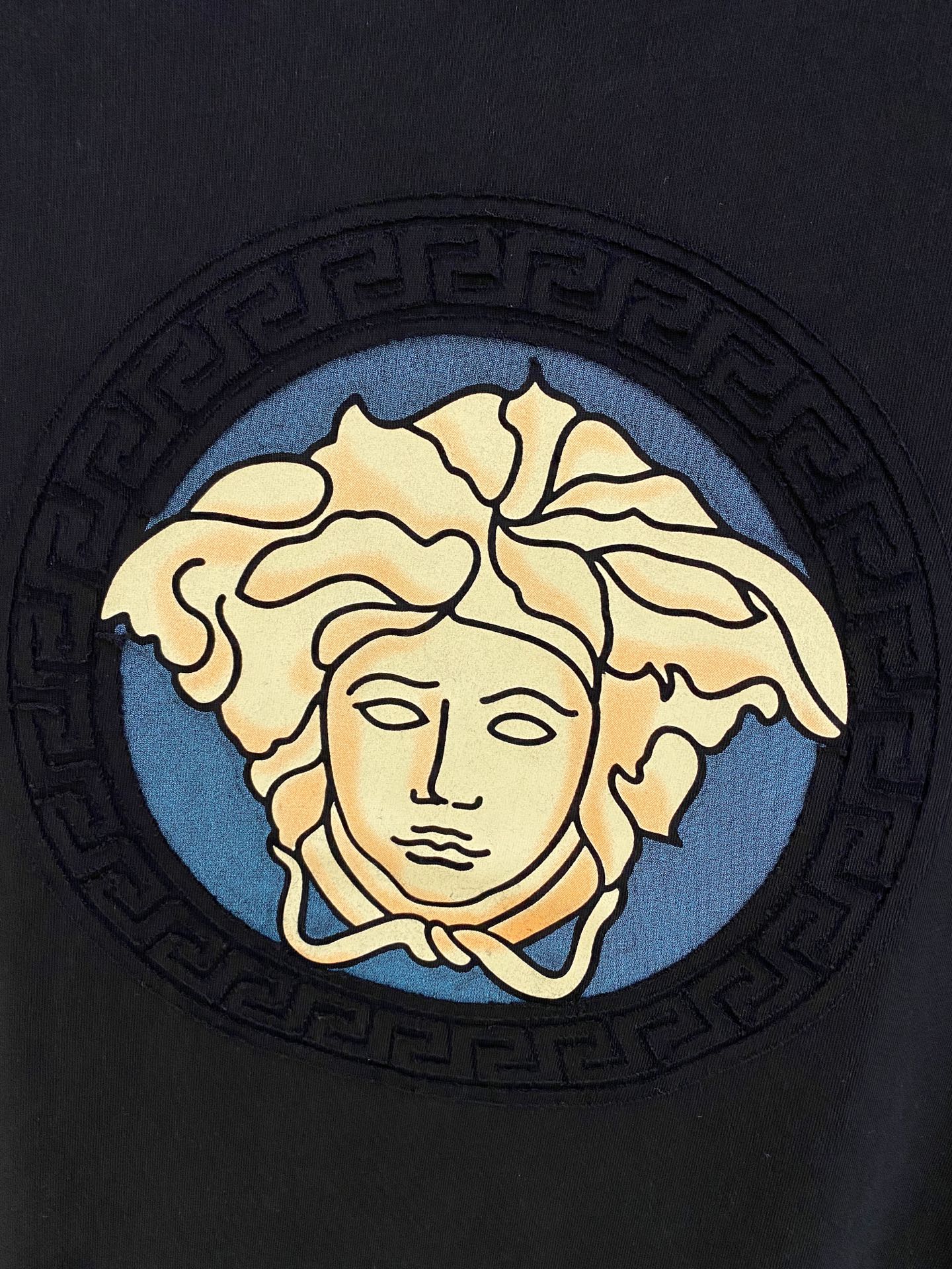 🌾退换# 瓦萨Versace26春夏新品专柜首发最新款短袖圆领T恤 高端订制 设计前卫时尚！品牌logo