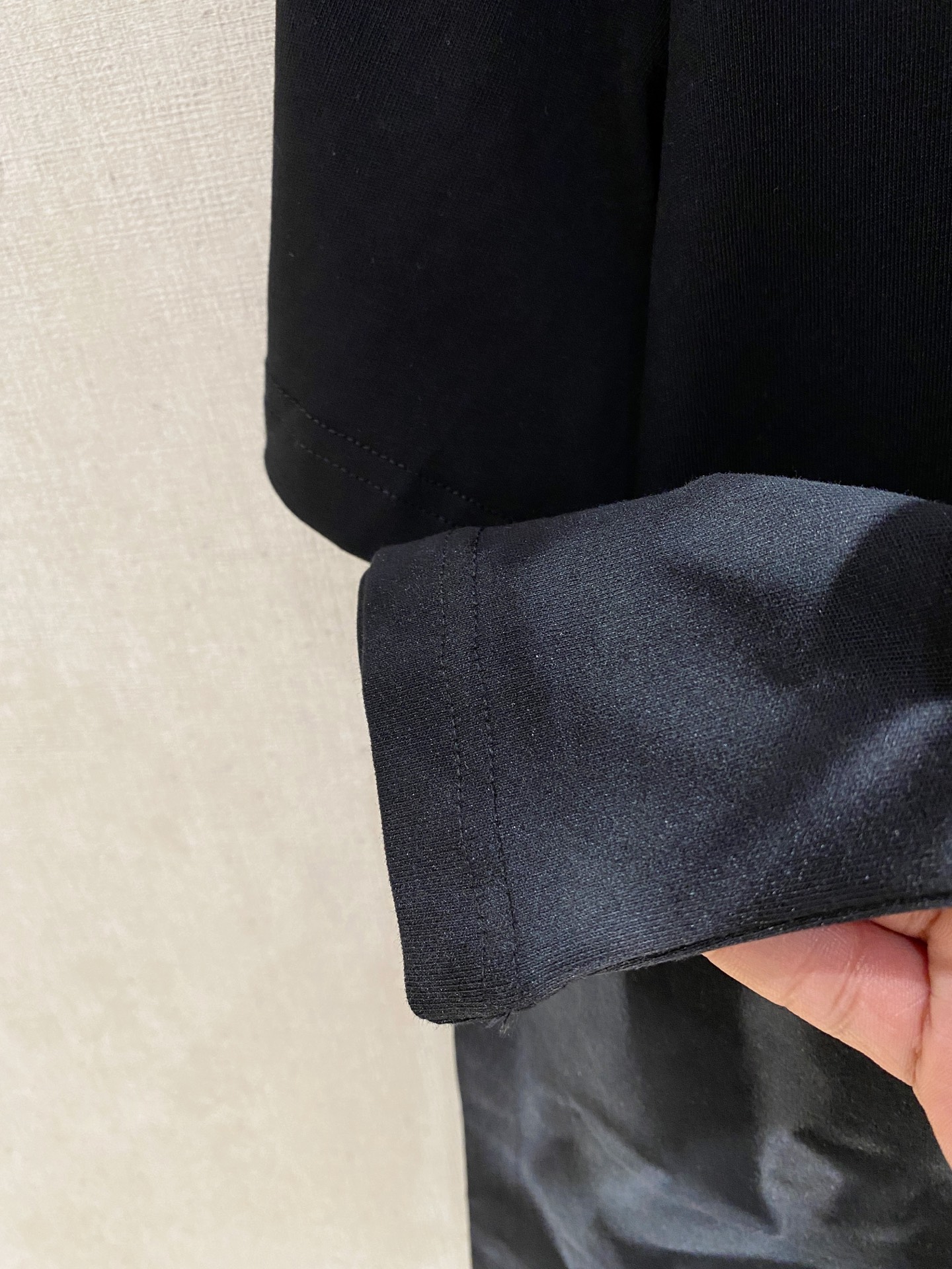 🌾退换# 路易威登LV26春夏新品专柜首发最新款短袖圆领T恤 高端订制 设计前卫时尚！品牌logo手绘重